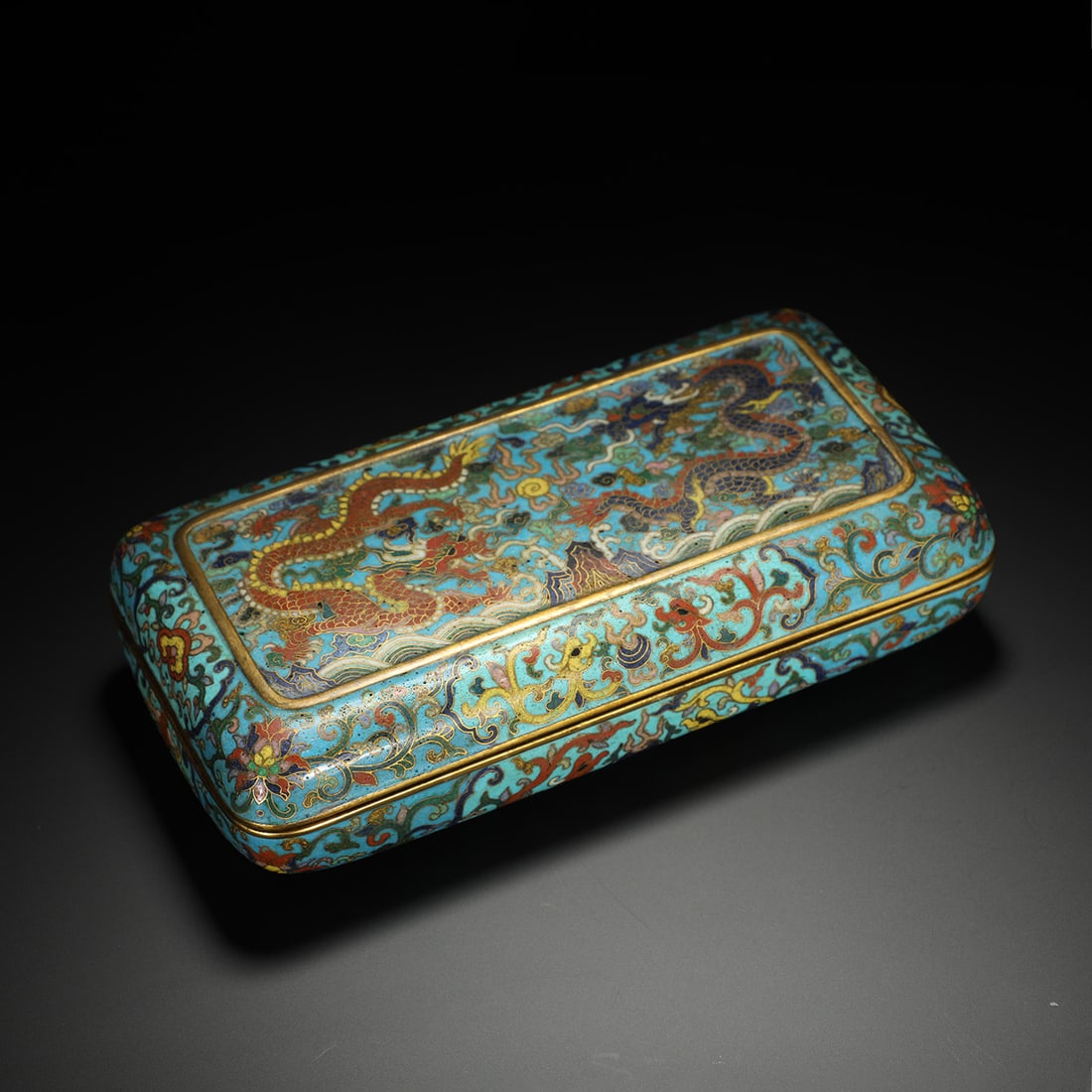 Cloisonné Enamel Rectangular Box with Double Dragons Playing with a Pearl: Cloisonné Enamel Rectangular Box with Double Dragons Playing with a Pearl Length:19.5cm Height:4.8cm Width:10.5cm Weight:1080g