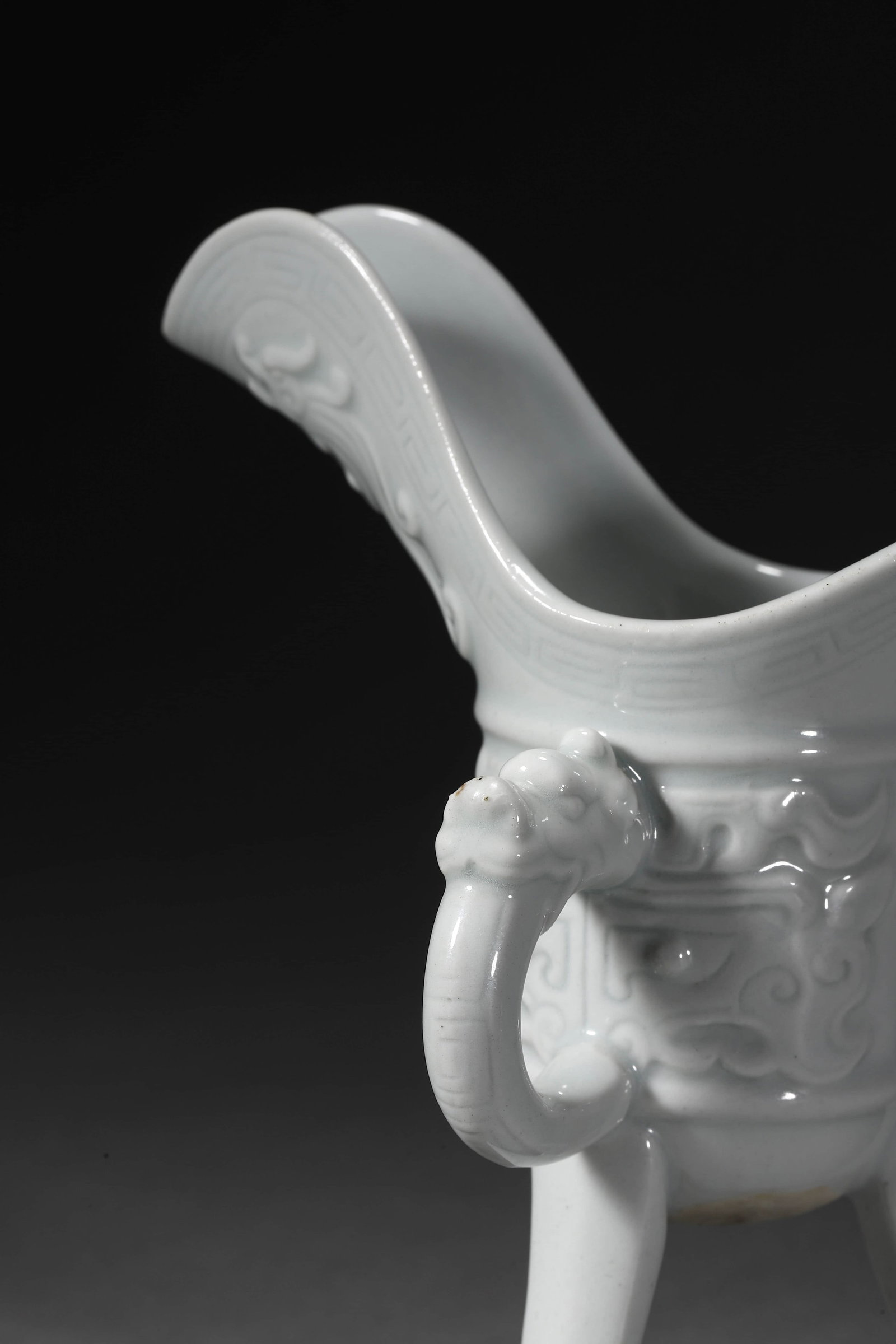 White-Glazed Beast-Face Wine Vessel - 3