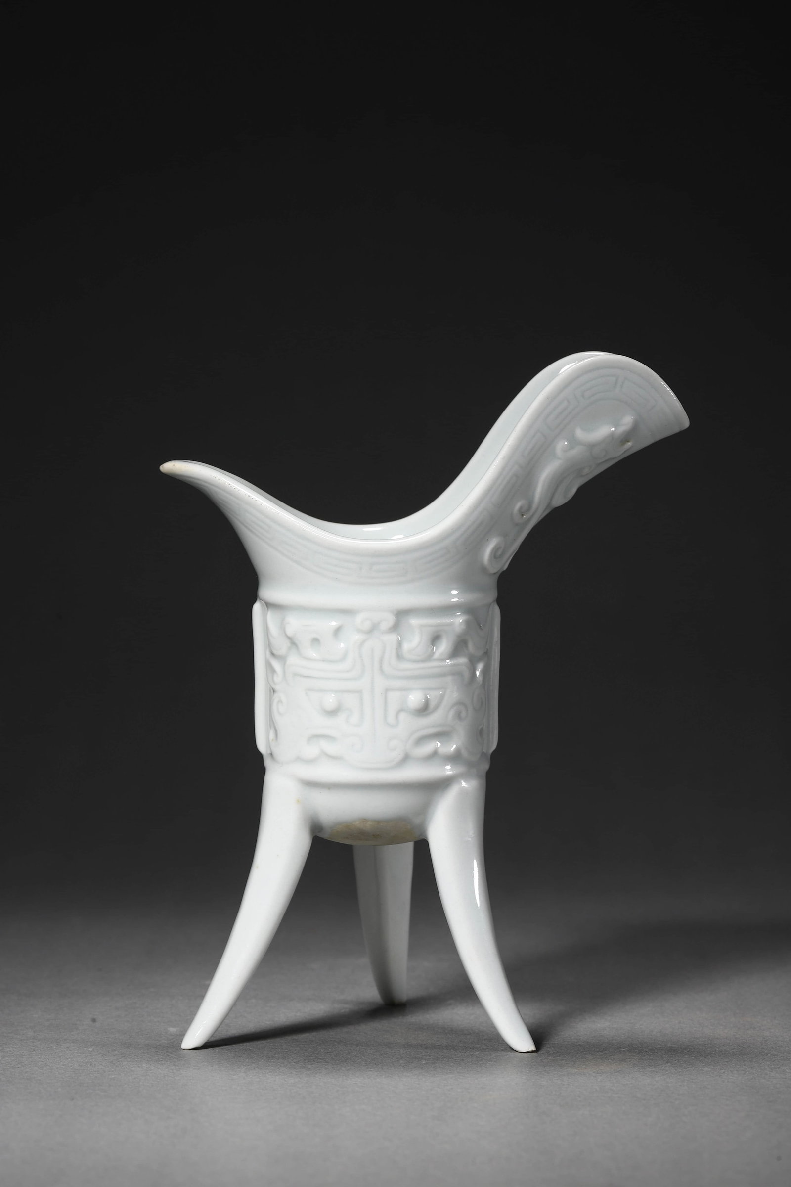 White-Glazed Beast-Face Wine Vessel - 5