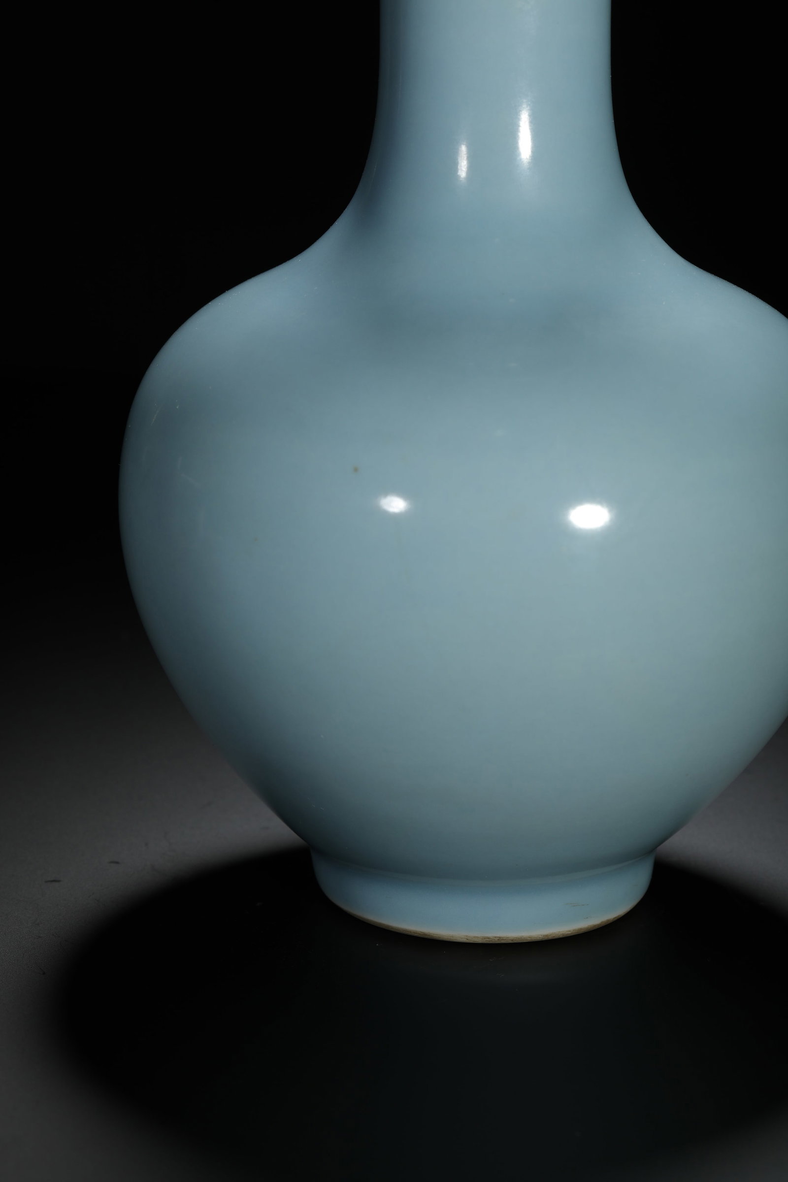 Sky-Blue Glazed Presentation Vase - 6