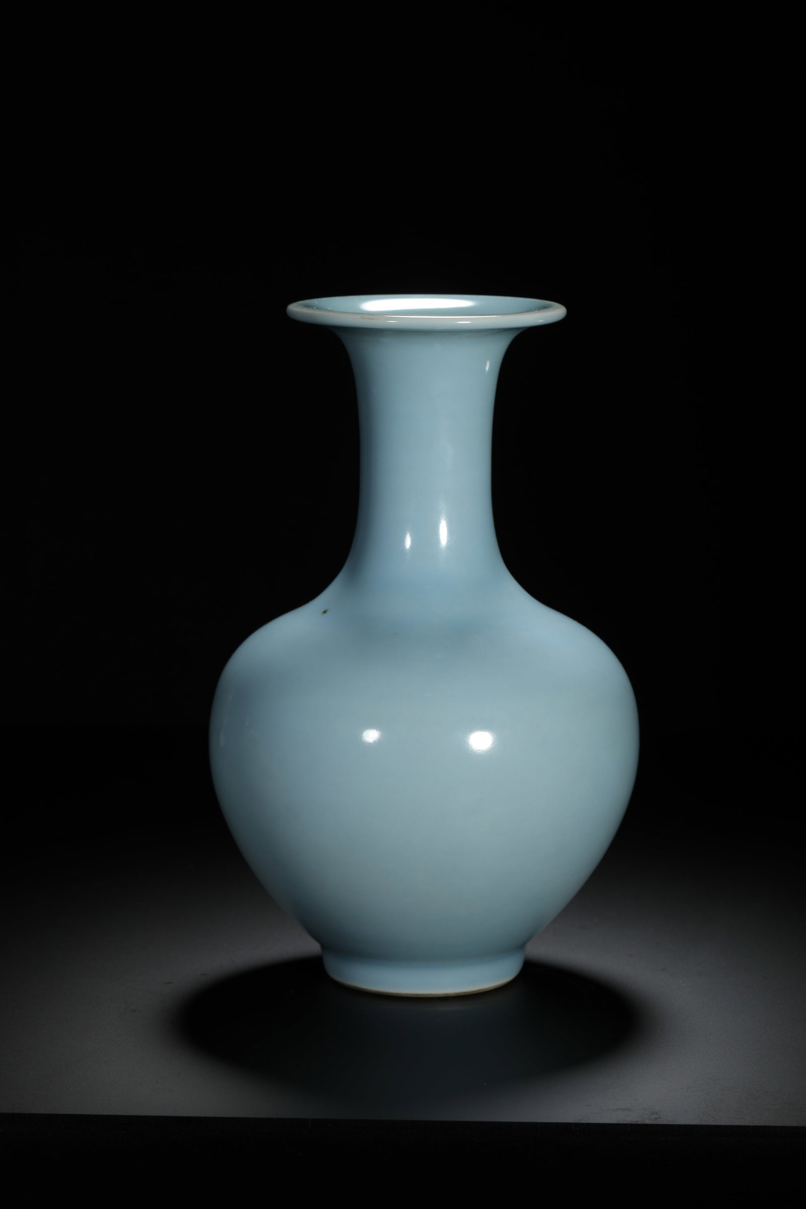 Sky-Blue Glazed Presentation Vase - 7
