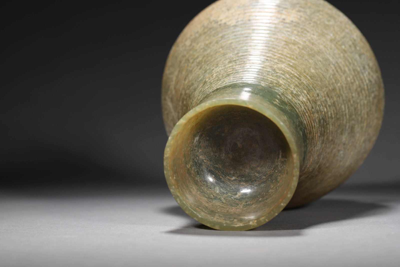 Carved Jade Four-Hooked Vase - 9