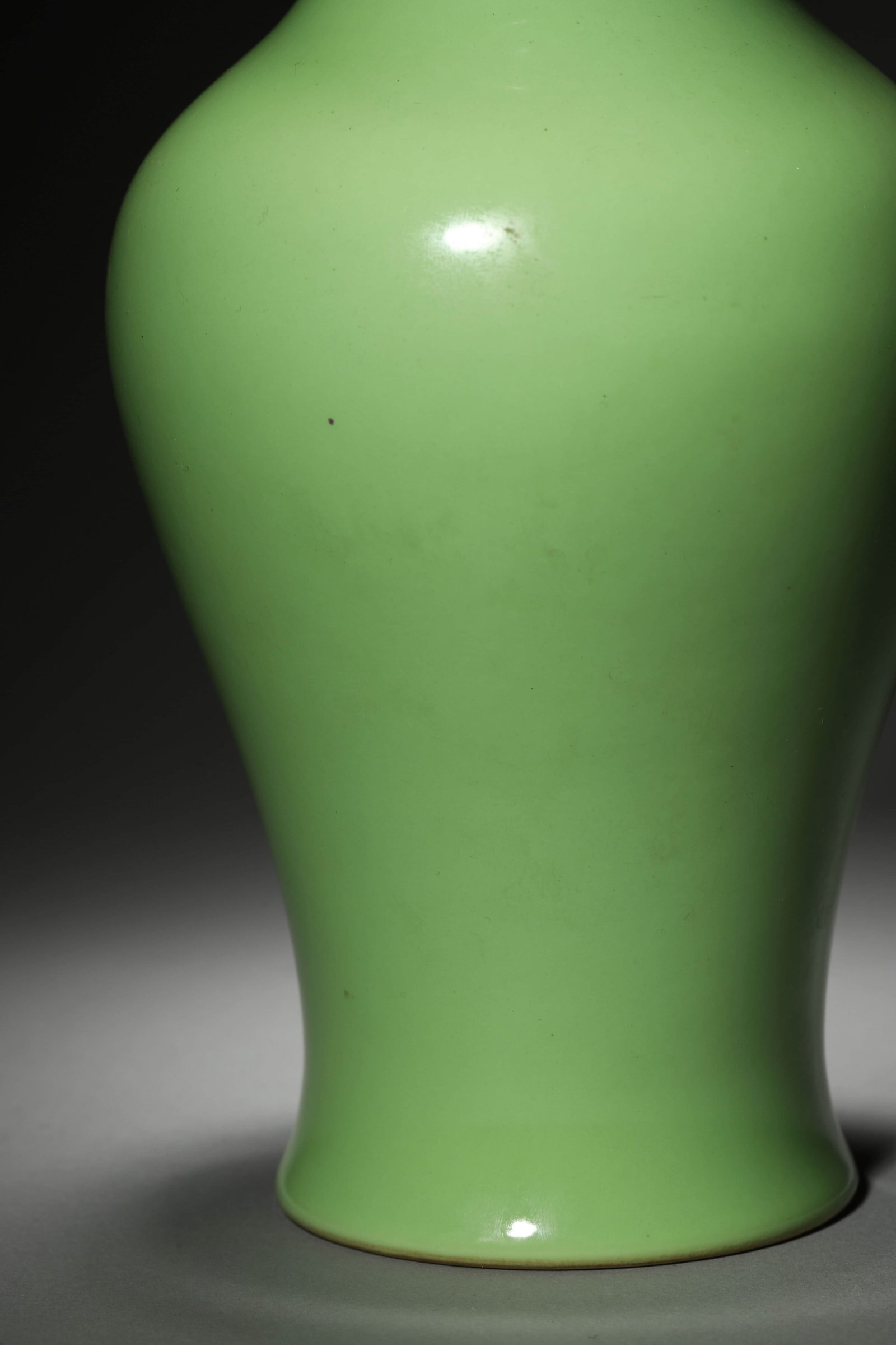 Green Glaze Guanyin Vase - 3