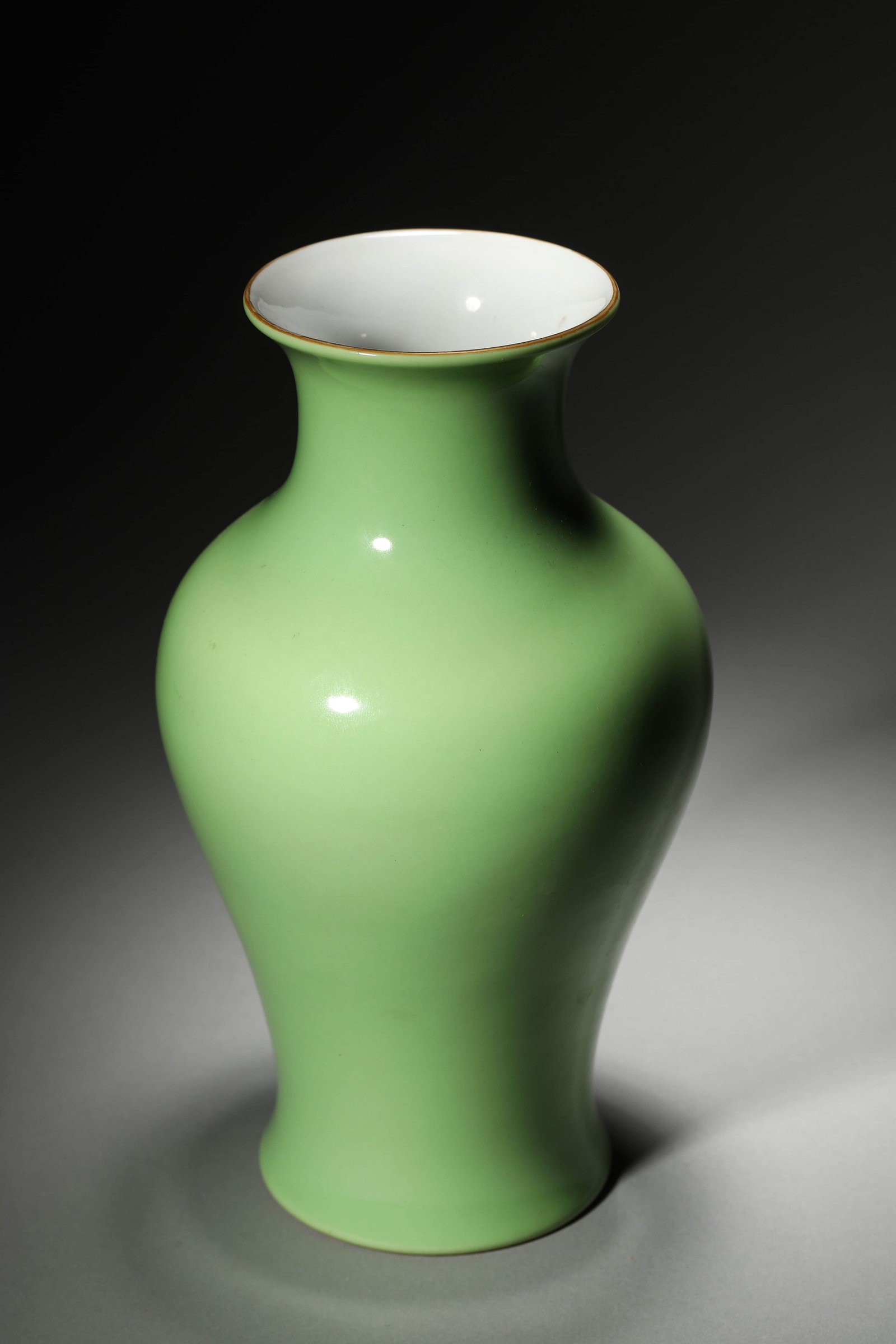 Green Glaze Guanyin Vase - 4