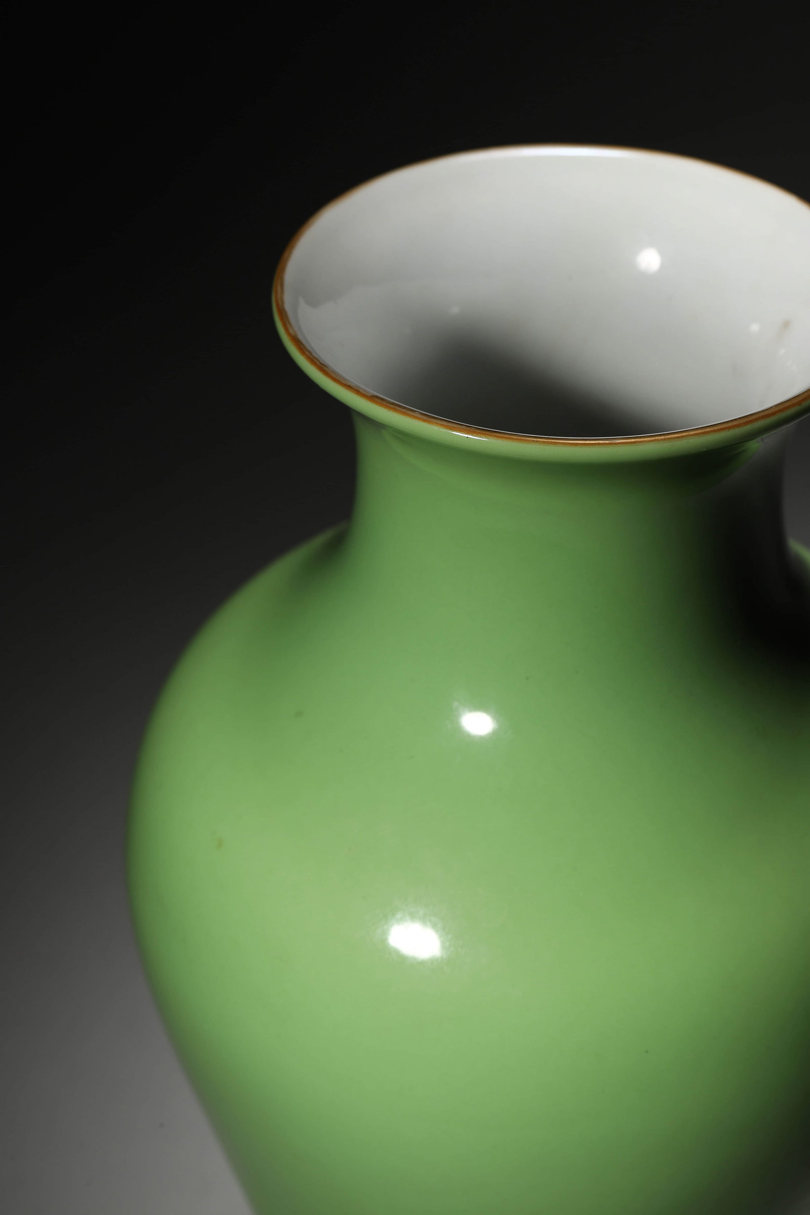 Green Glaze Guanyin Vase - 5