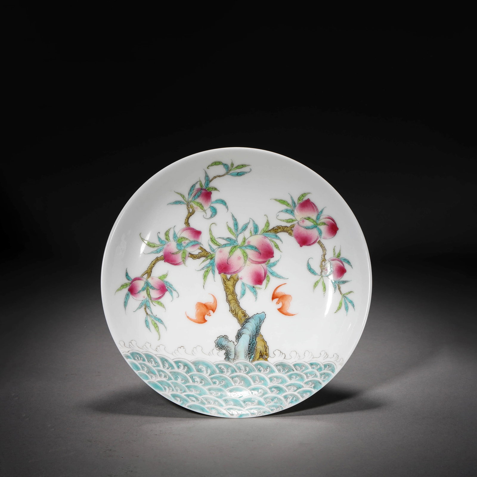 Famille rose 'PEACHES' plate: Famille rose 'PEACHES' plate Diam.21cm, Height:4.5cm,