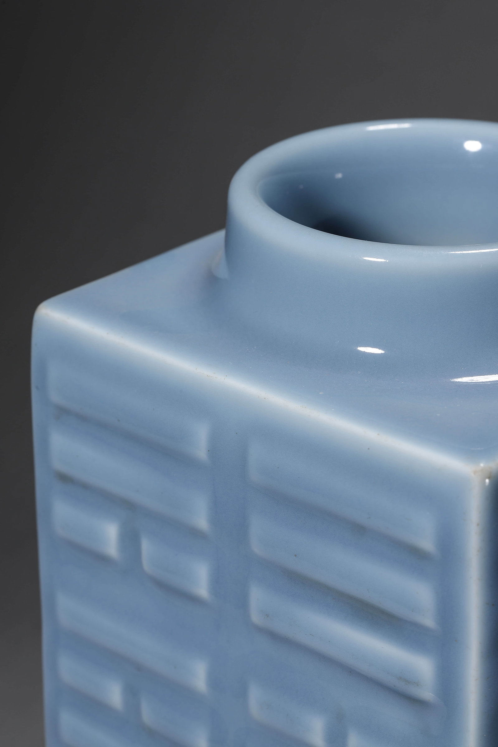 Blue Glaze Eight Trigram Cong-Form Vase - 5