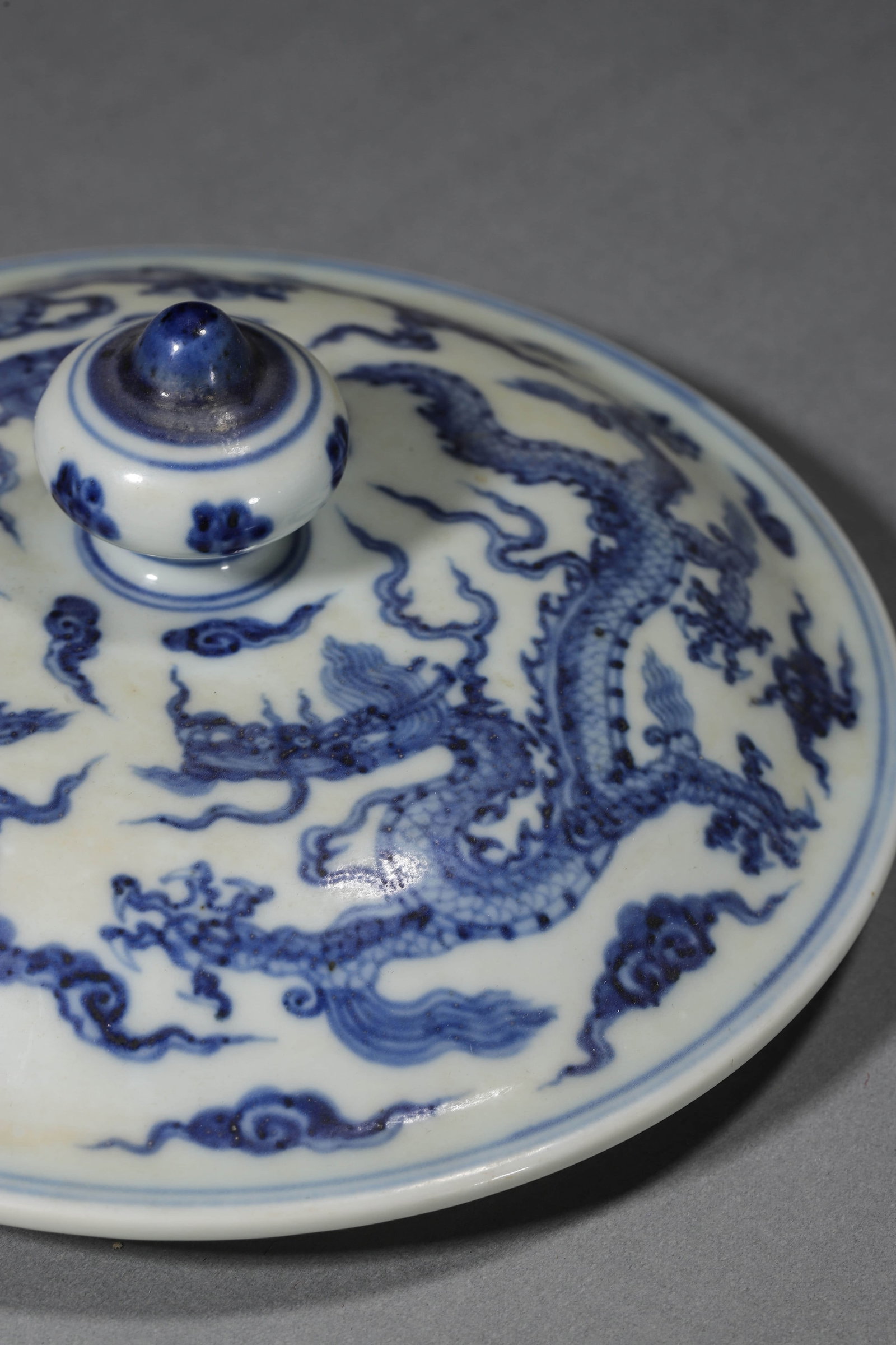 Blue and White Dragon Covered Jar - 5