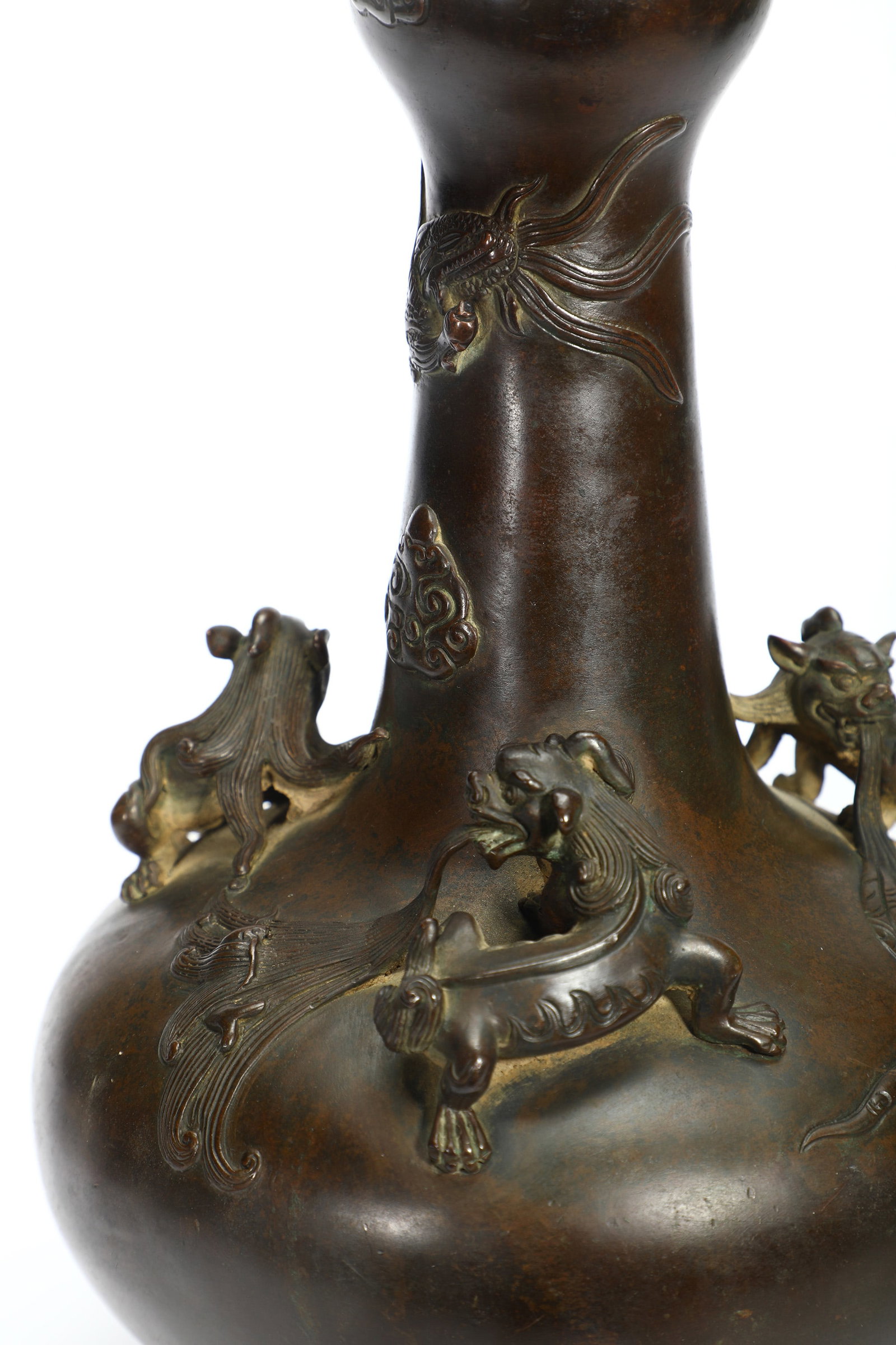 Bronze 'Double-Dragon' Vase - 7