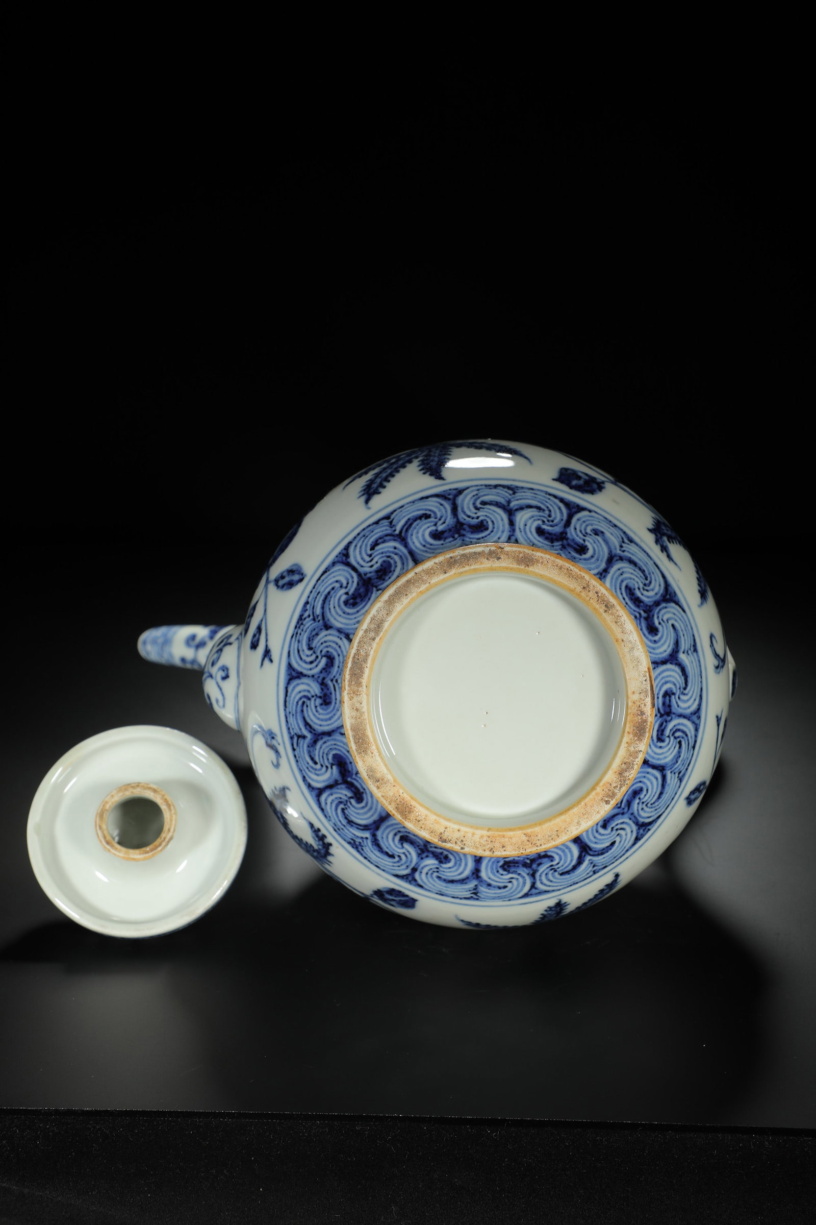 Blue and White Plantain Leaf Ewer - 10