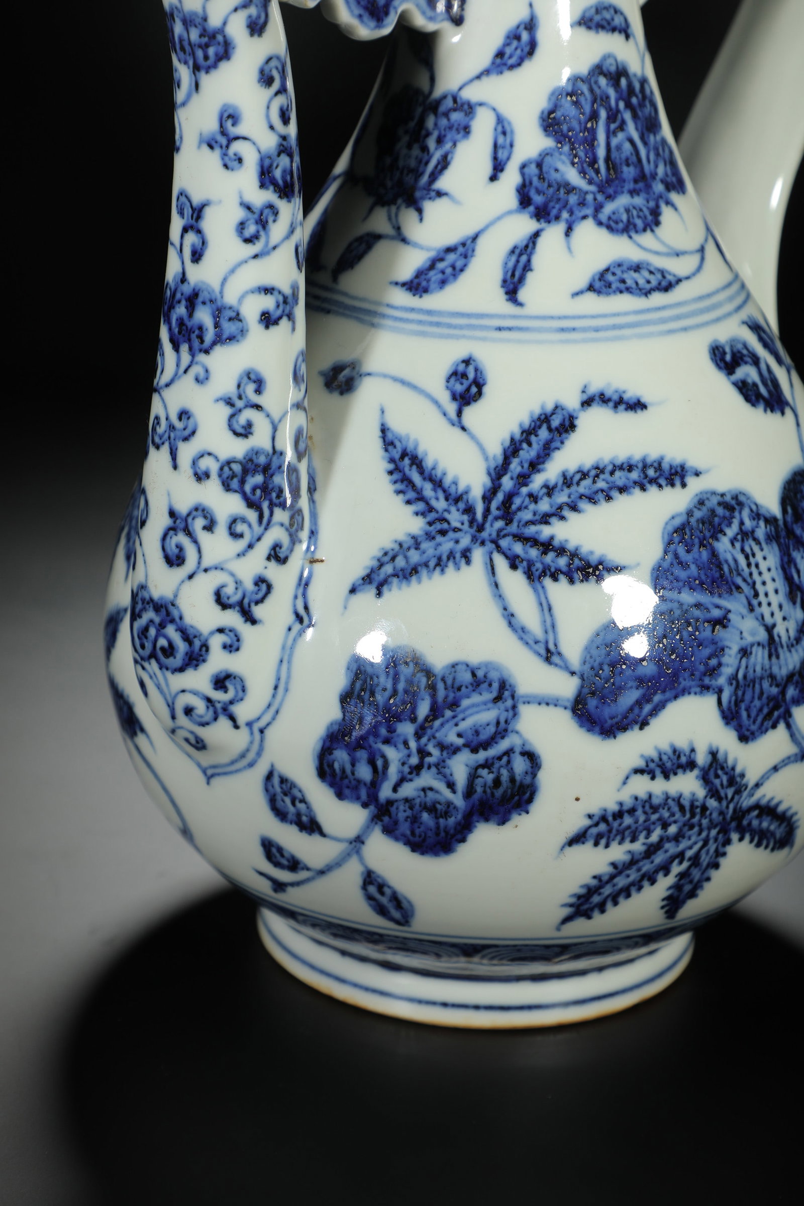 Blue and White Plantain Leaf Ewer - 7