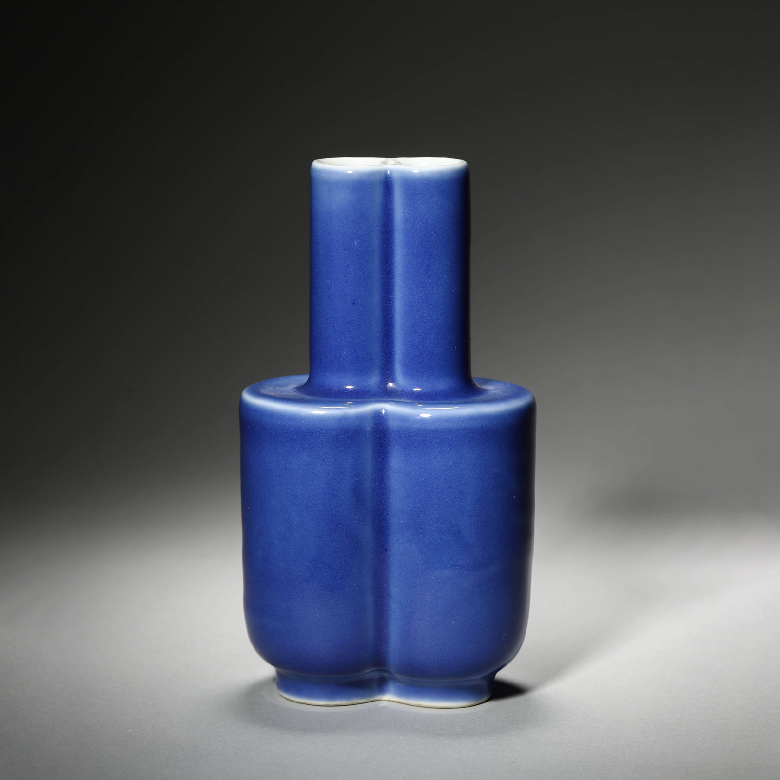 Blue Glaze Conjoined Vase: Blue Glaze Conjoined Vase Length:8.5cm Width:5.5cm Height:16.5cm