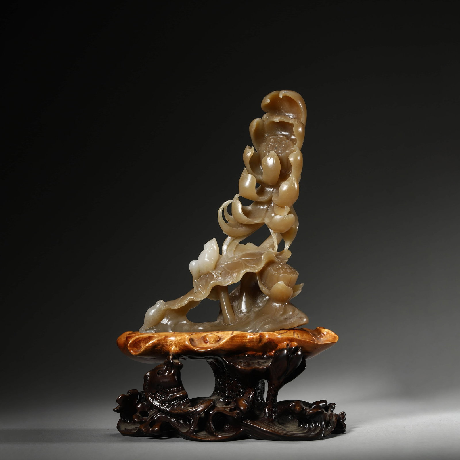 Carved Jade Lotus and Frog Ornament: Carved Jade Lotus and Frog Ornament Length:11cm Width:5.5cm Height:16cm