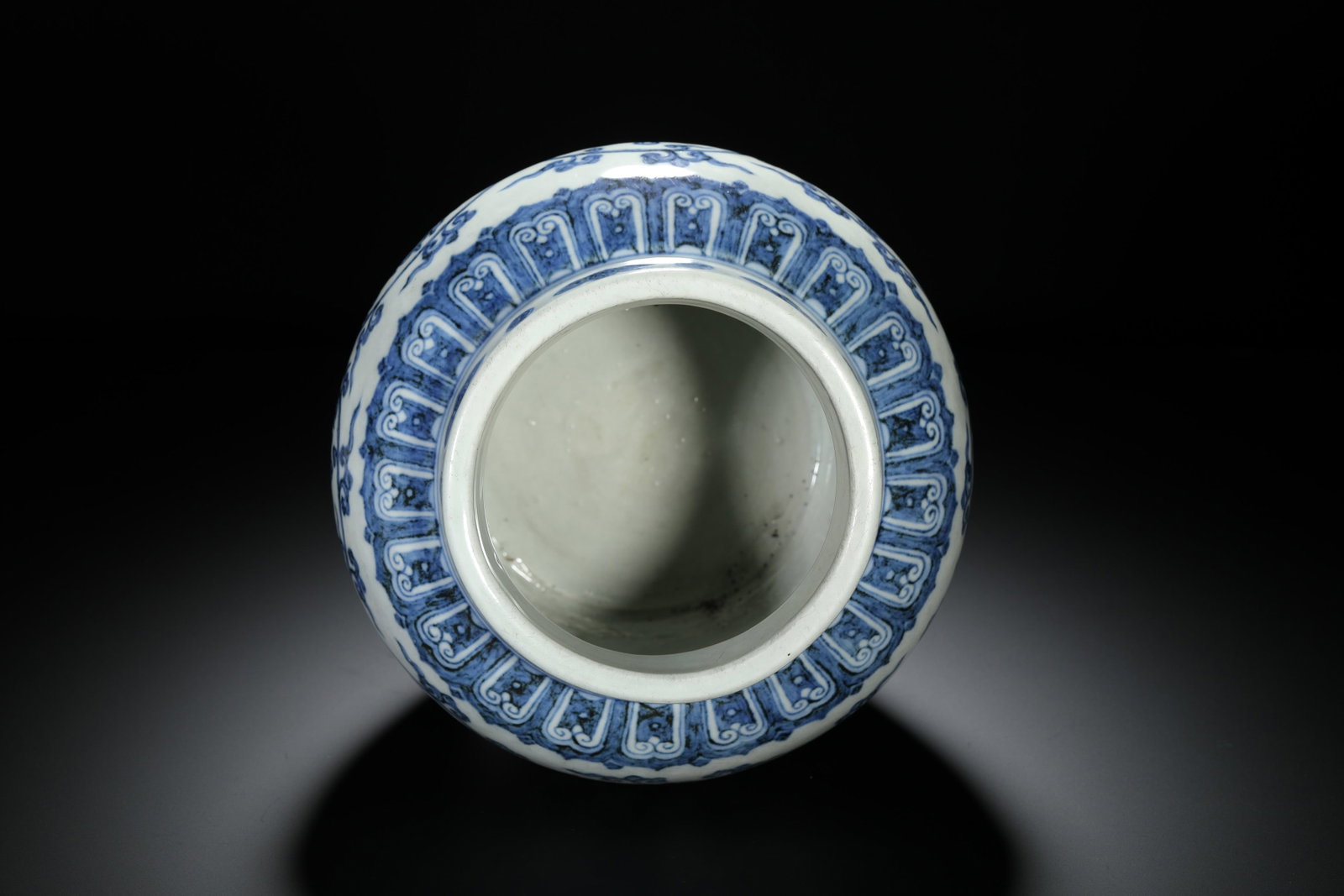 Blue and White Eight Buddhist Emblems Jar - 8