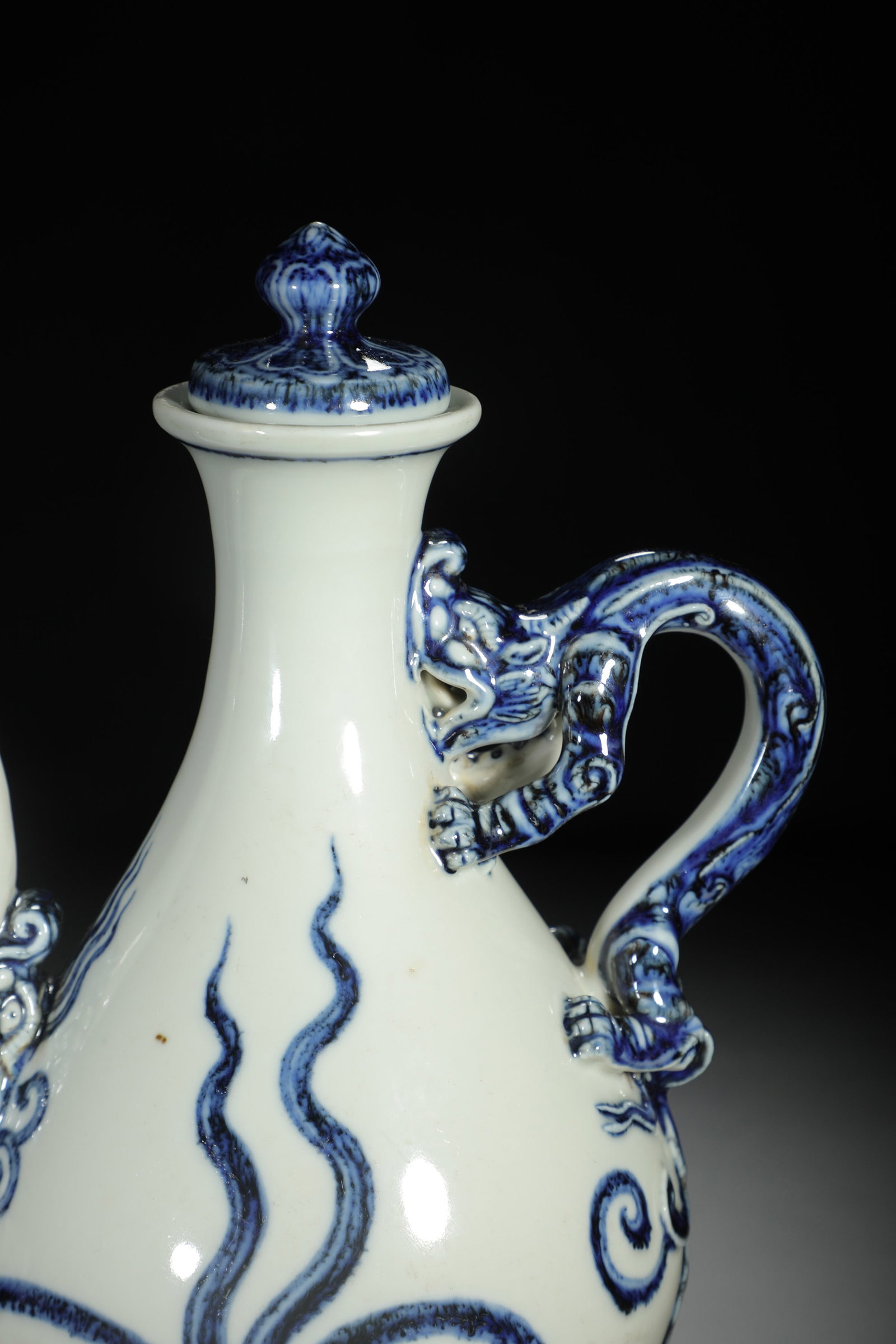Blue and White Dragon-Head Ewer - 2