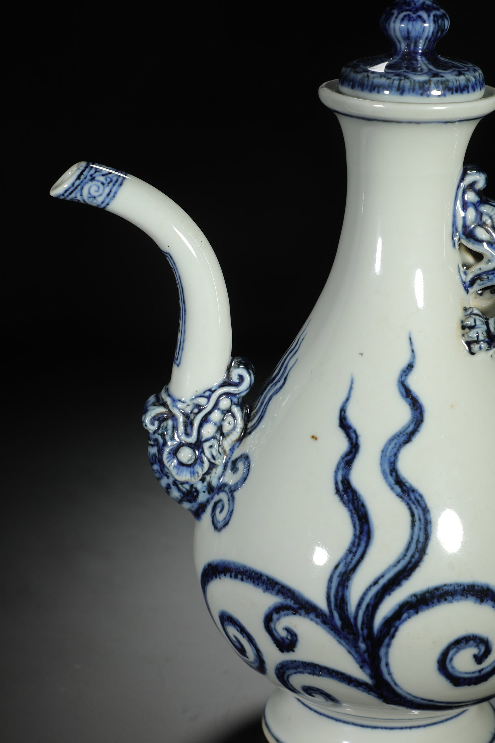 Blue and White Dragon-Head Ewer - 3