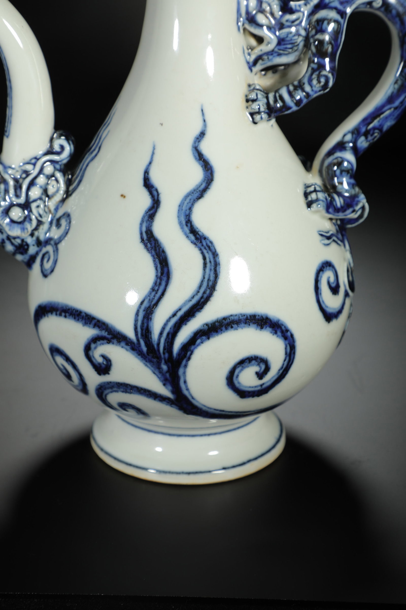 Blue and White Dragon-Head Ewer - 4