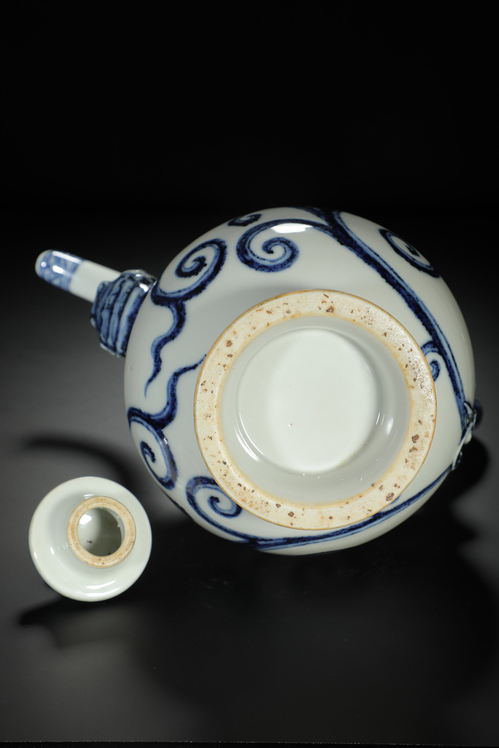 Blue and White Dragon-Head Ewer - 9