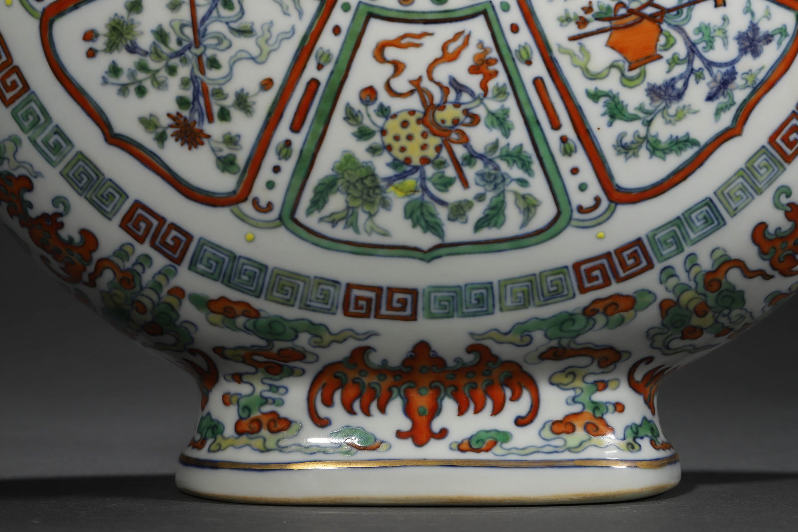 Doucai Glaze Babao Longevity Moonflask - 6