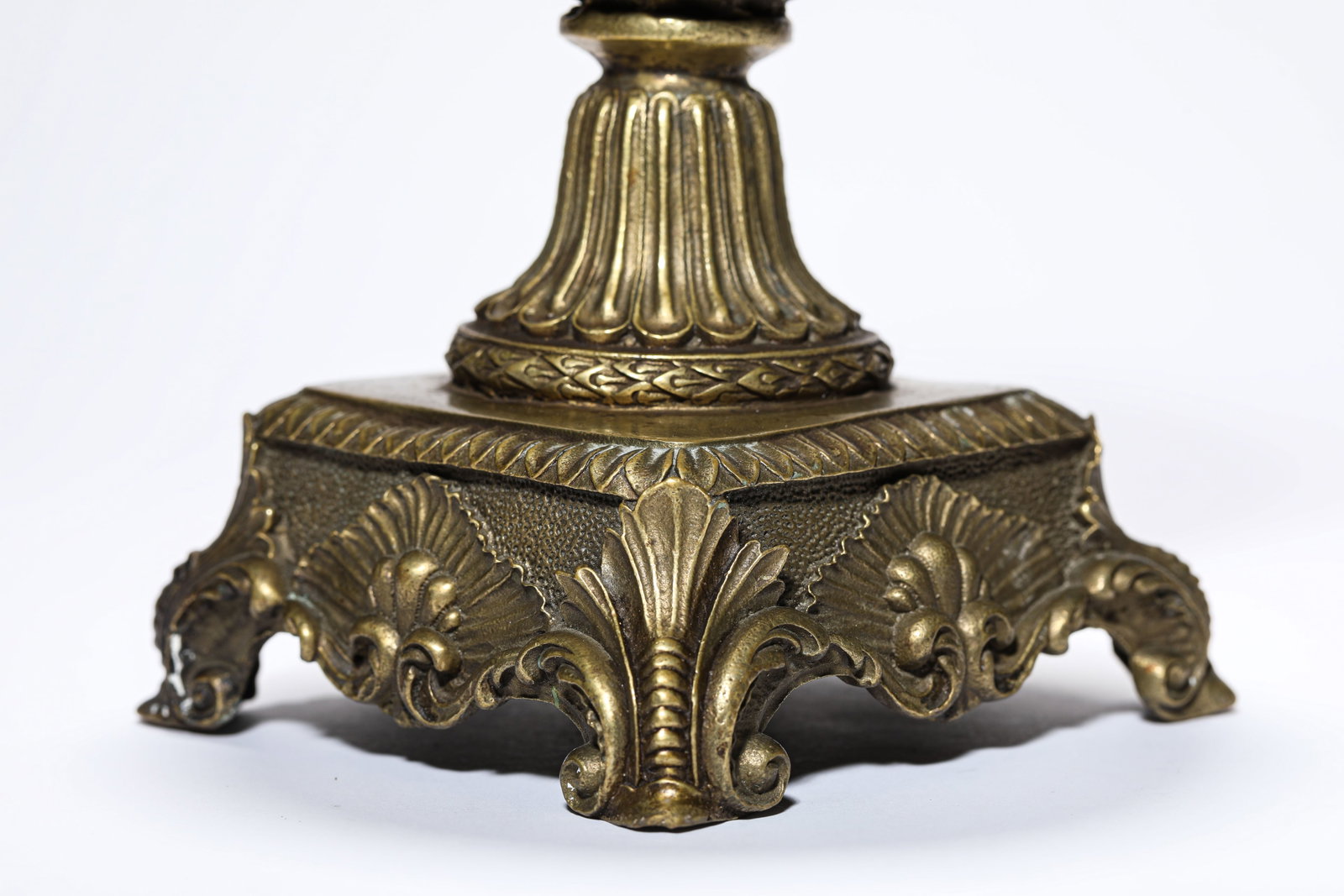 A YELLOW-GLAZED BOWL - 3