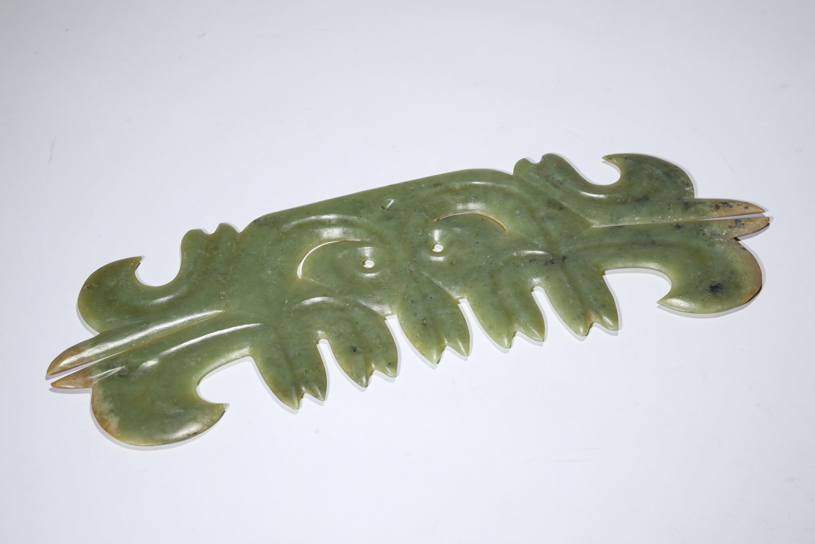 A JADE ?CLOUD AND HOOK? PENDANT - 3