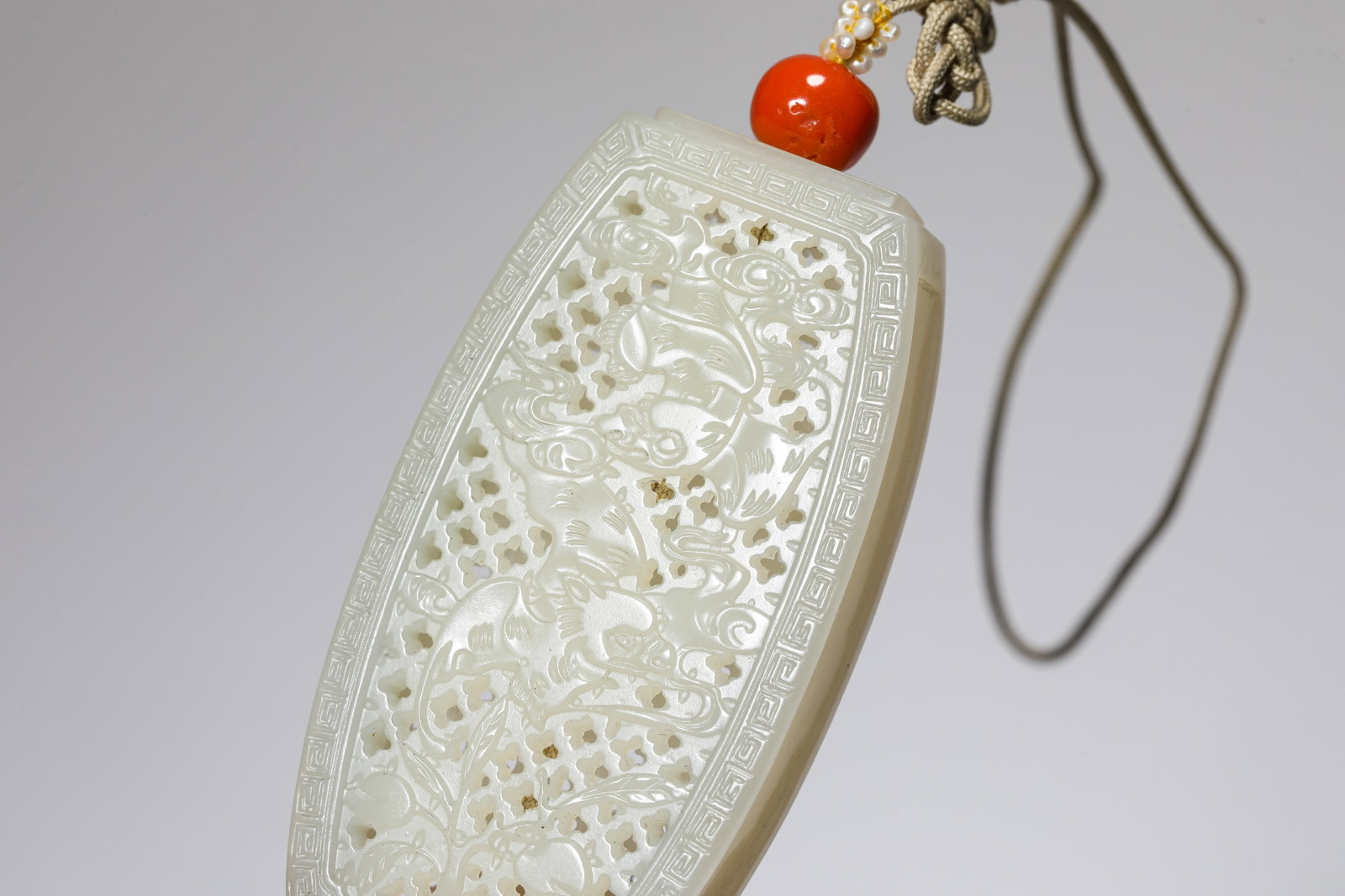 A JADE ?OPENWORK BAT? SACHET - 4