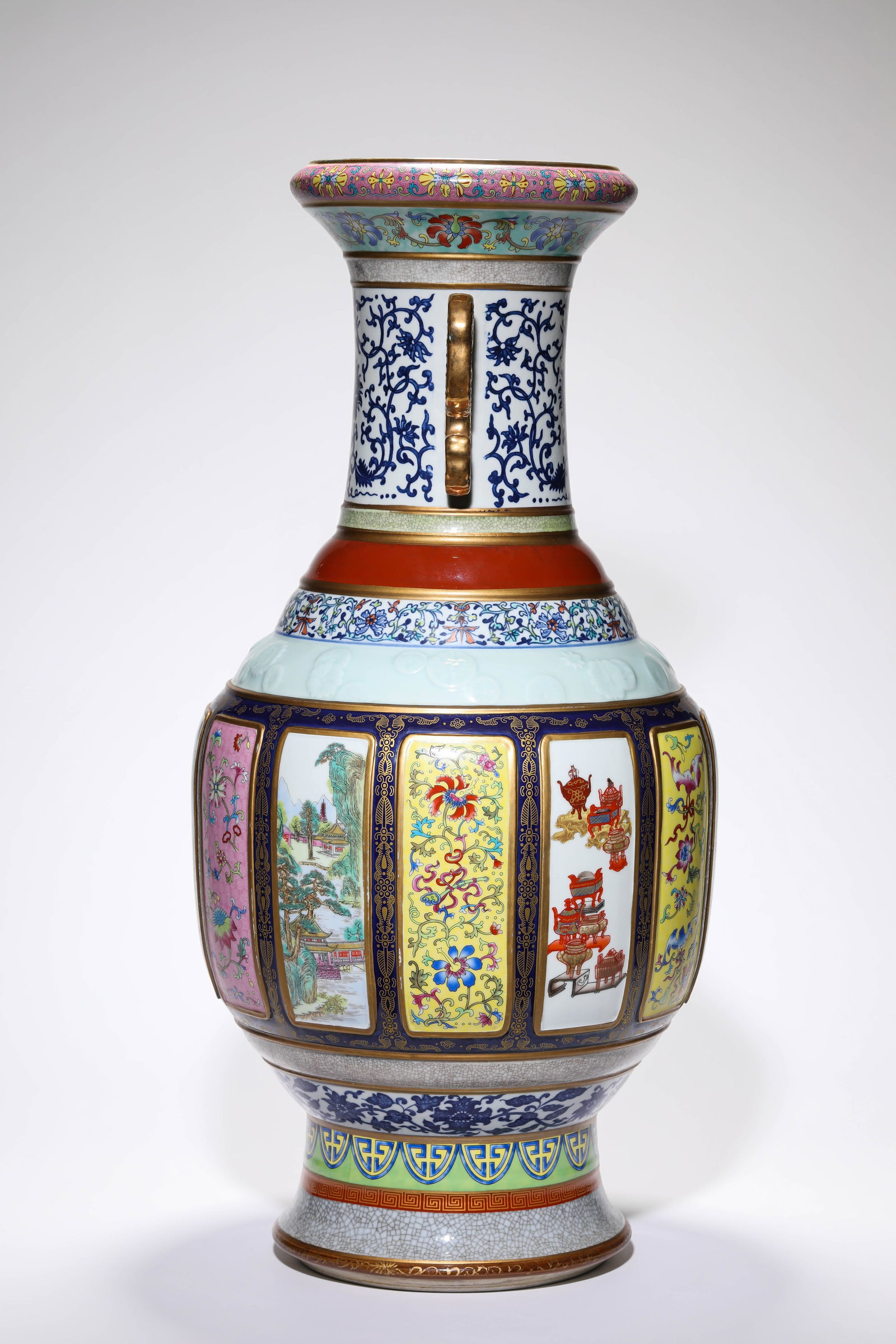 A ?PORCELAIN AGGREGATE? VASE - 4