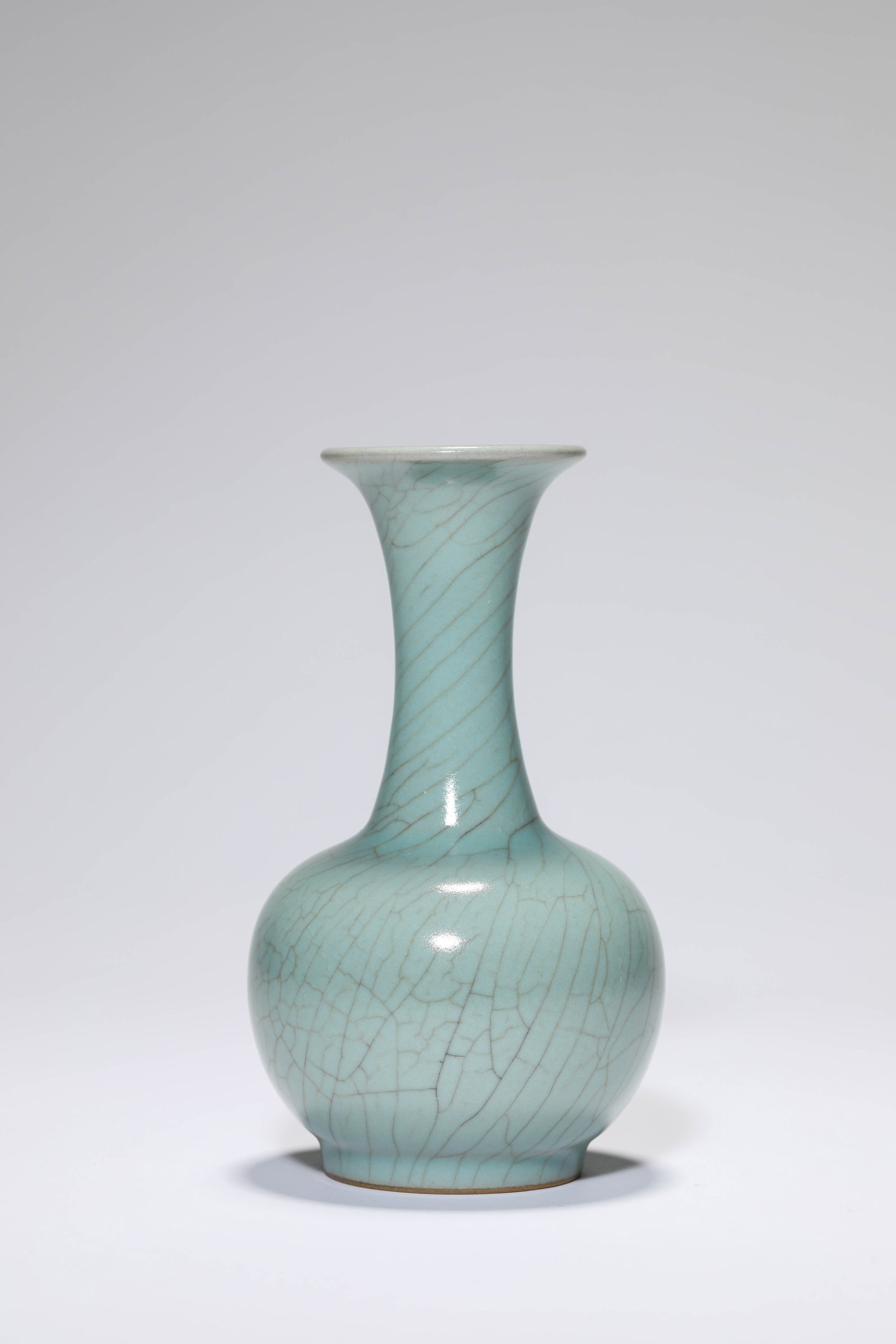A GUAN-TYPE ?FLARED-MOUTH? VASE - 2