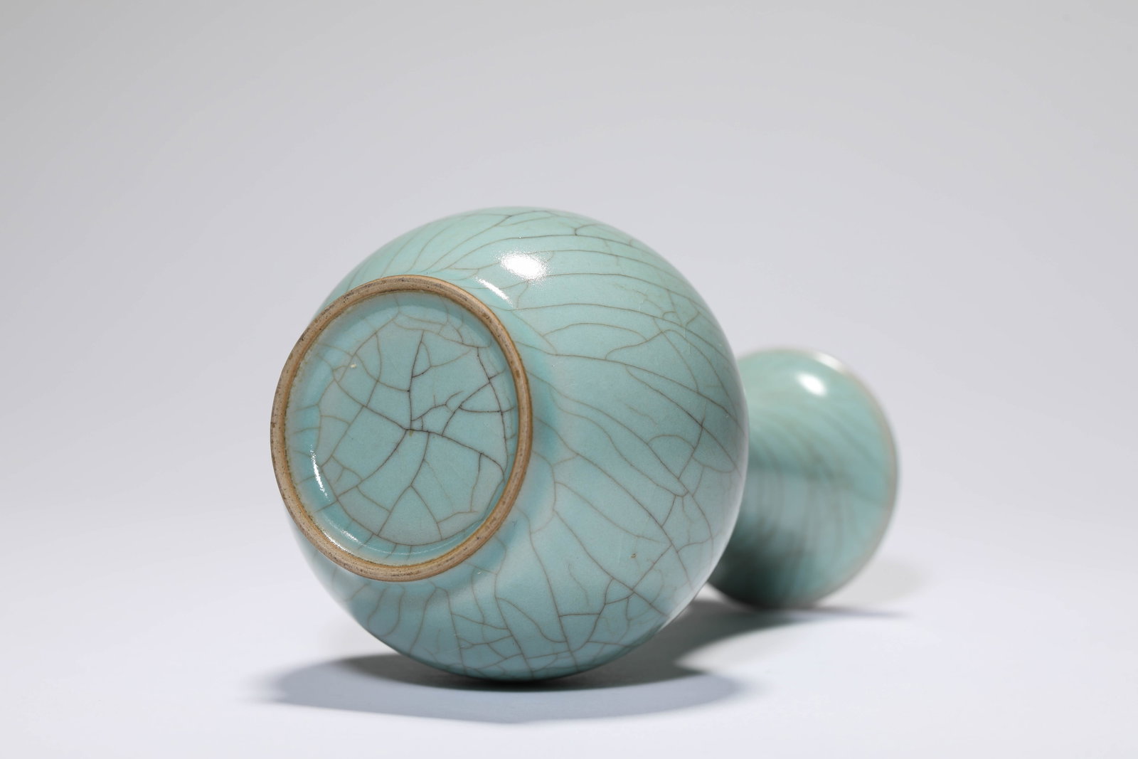 A GUAN-TYPE ?FLARED-MOUTH? VASE - 3