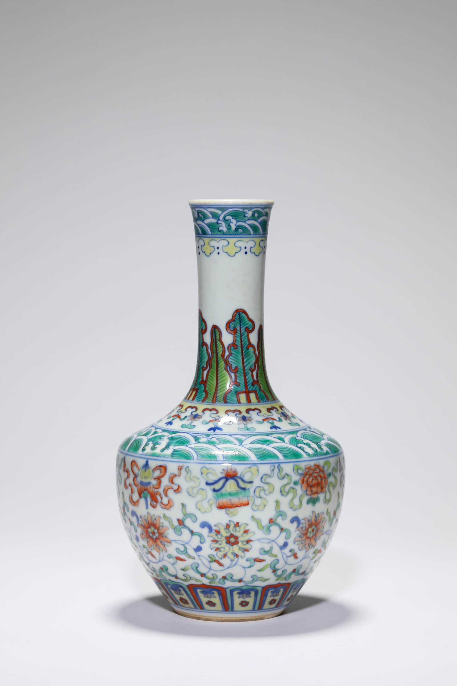 A DOUCAI ?EIGHT BUDDHIST EMBLEMS? VASE - 3