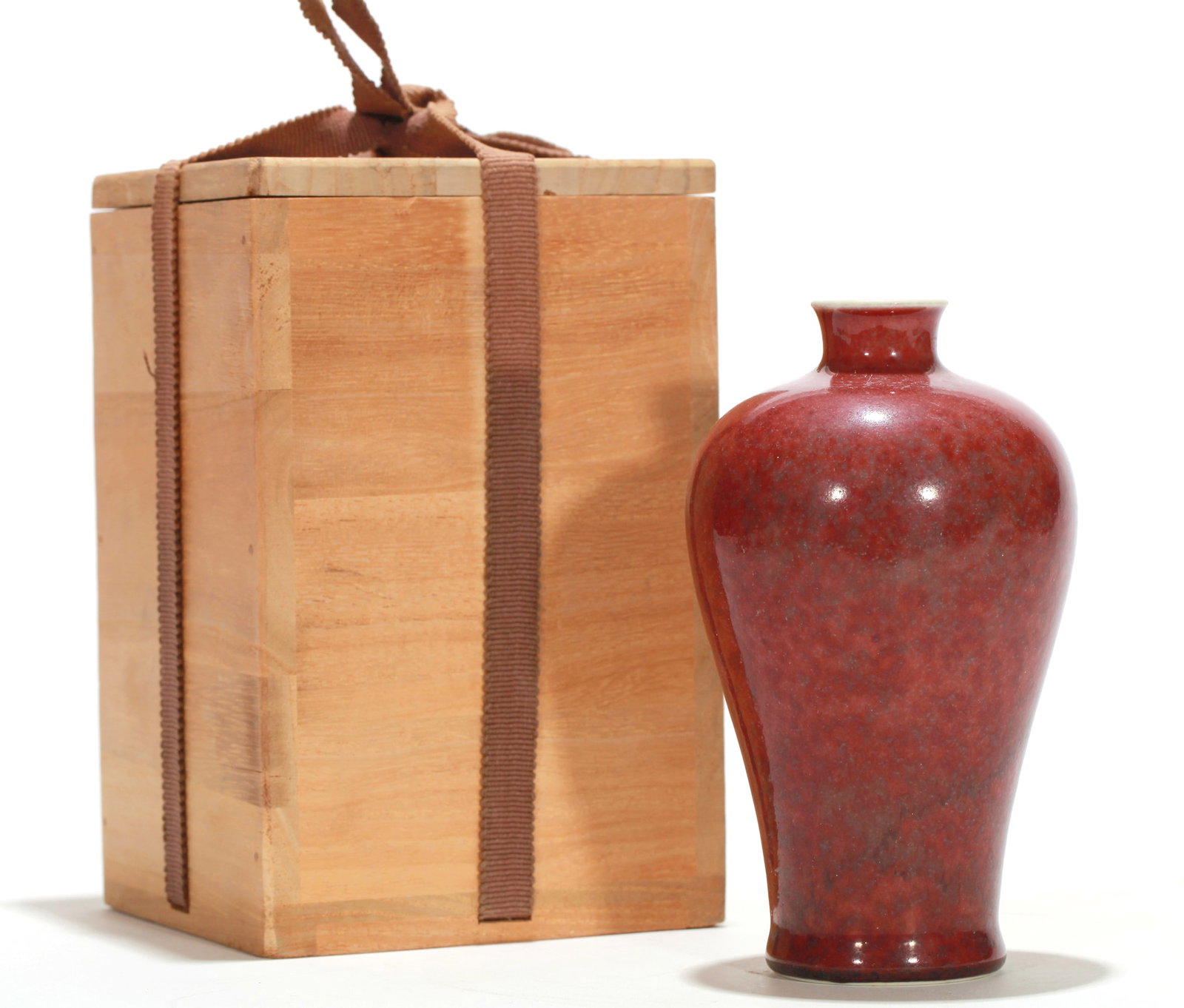 A LANG RED GLAZED SMALL MEIPING VASE - 2