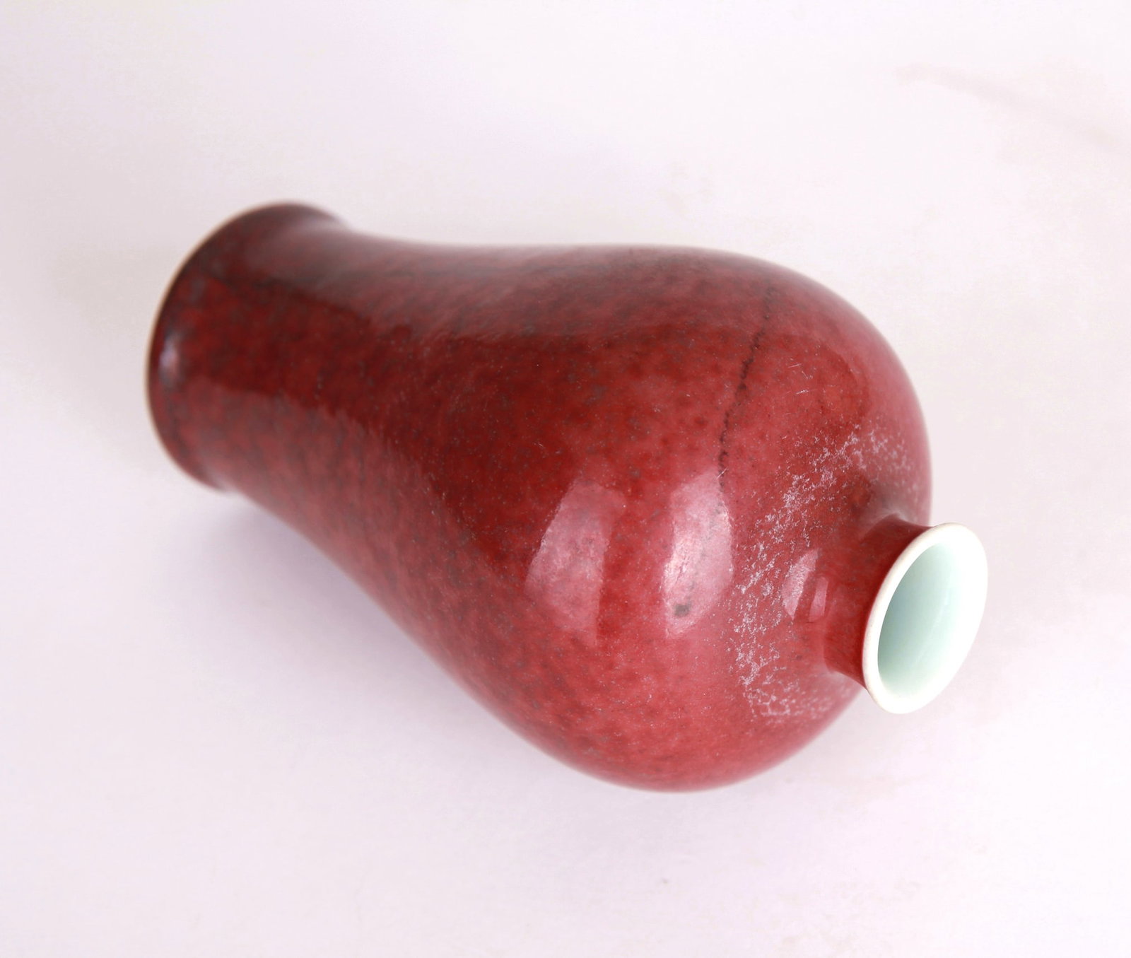 A LANG RED GLAZED SMALL MEIPING VASE - 7