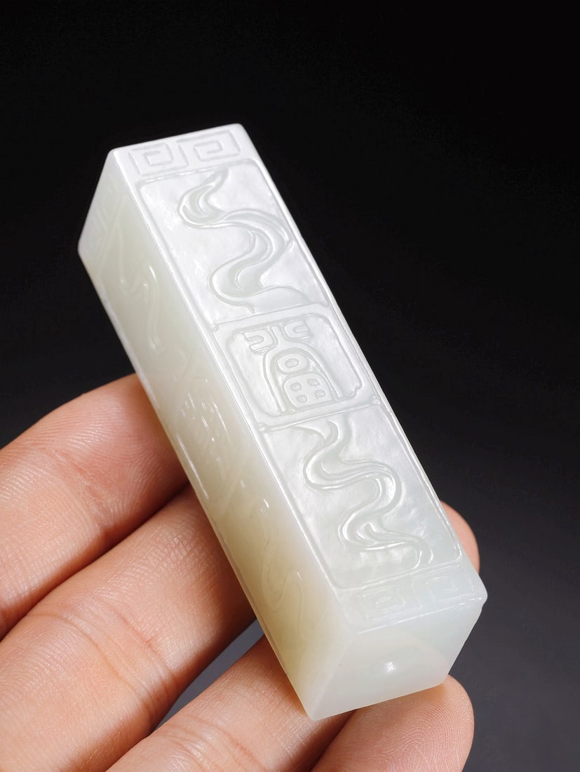 A HETIAN JADE 'YIPIN DANGCHAO' PENDANT TUBE - 10