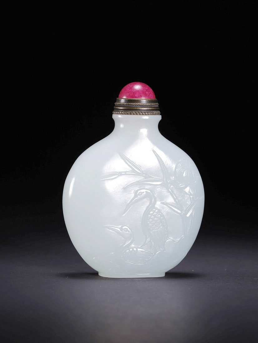 A HETIAN JADE SNUFF BOTTLE - 2