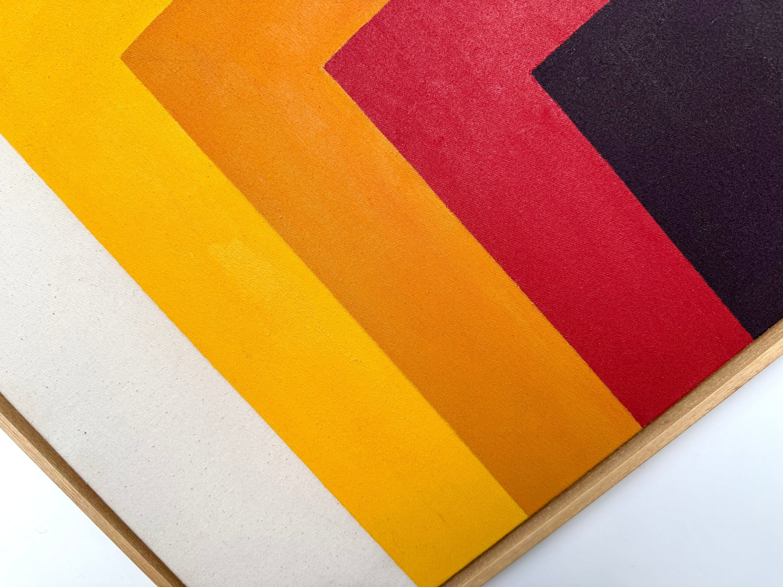 A ACRYLIC PAINTING ON CANVAS WITH THE MARK OF KENNETH NOLAND: A ACRYLIC PAINTING ON CANVAS WITH THE MARK OF KENNETH NOLAND Size:51*51cm