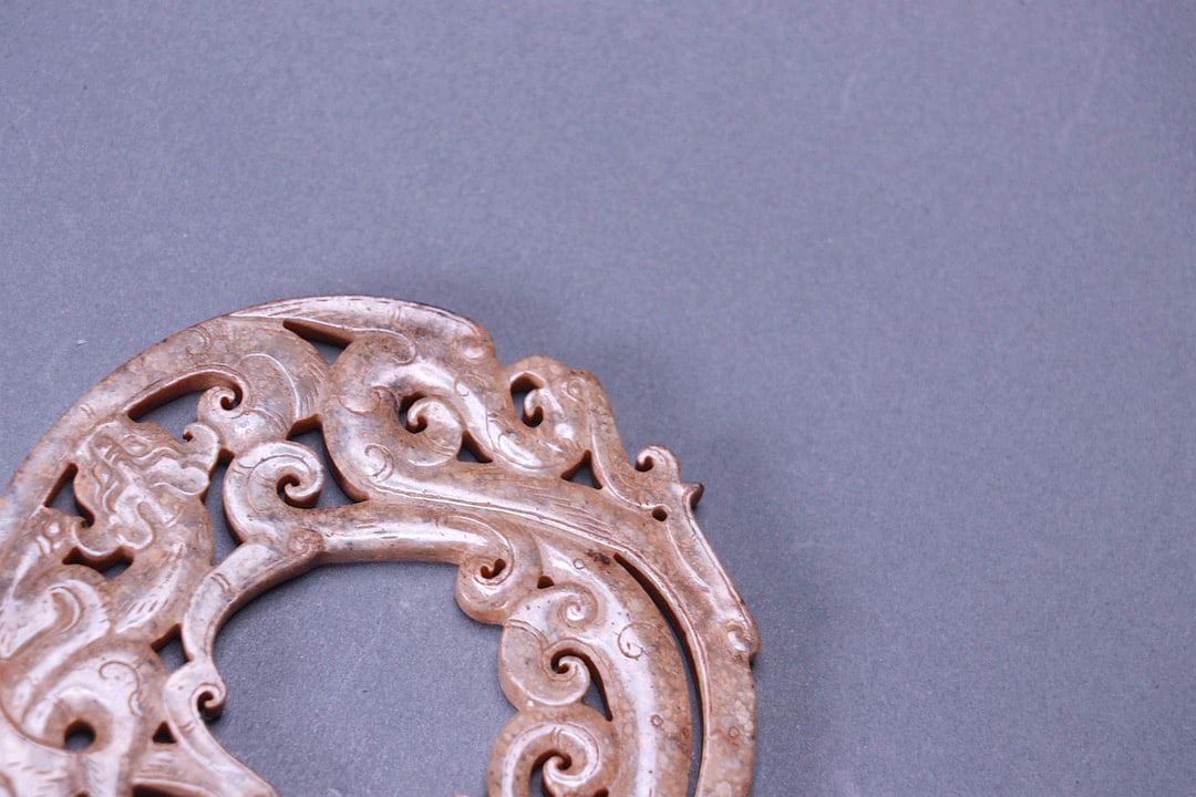 A JADE RING IN DRAGON FORM - 2