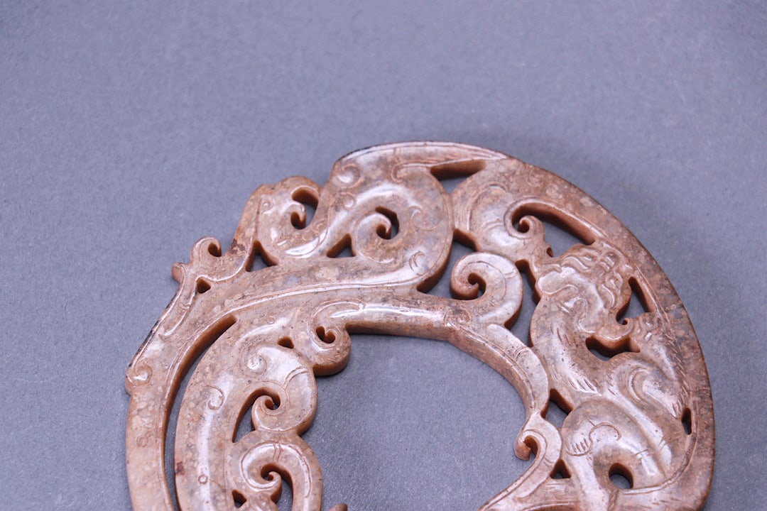 A JADE RING IN DRAGON FORM - 5