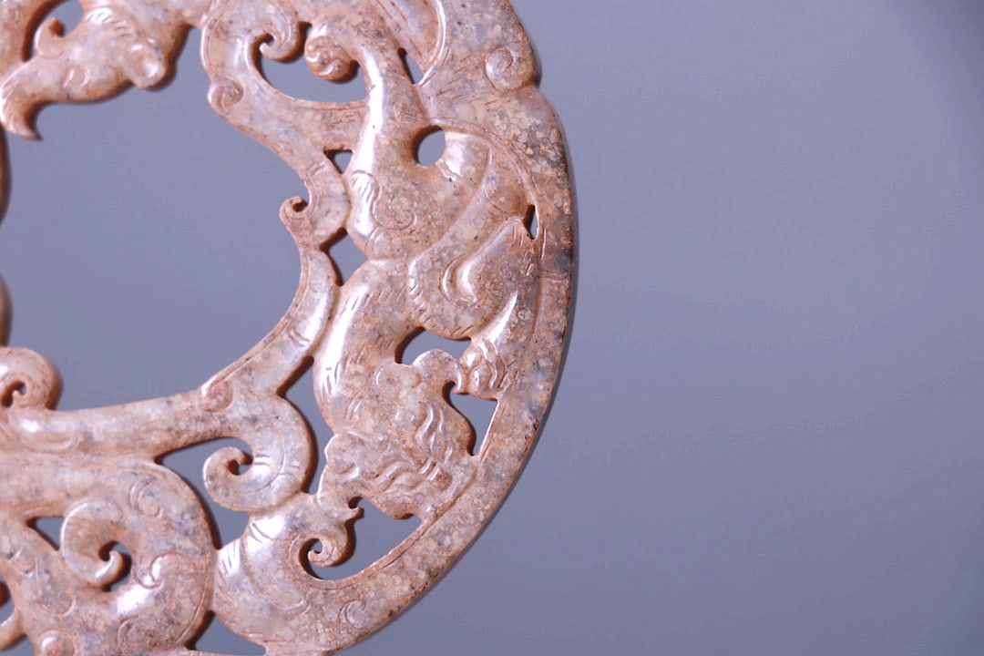 A JADE RING IN DRAGON FORM - 9