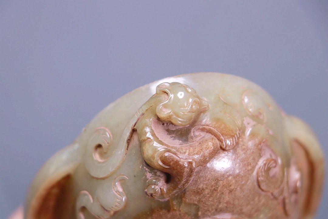 A JADE CUP WITH CHILONG HANDLES - 5