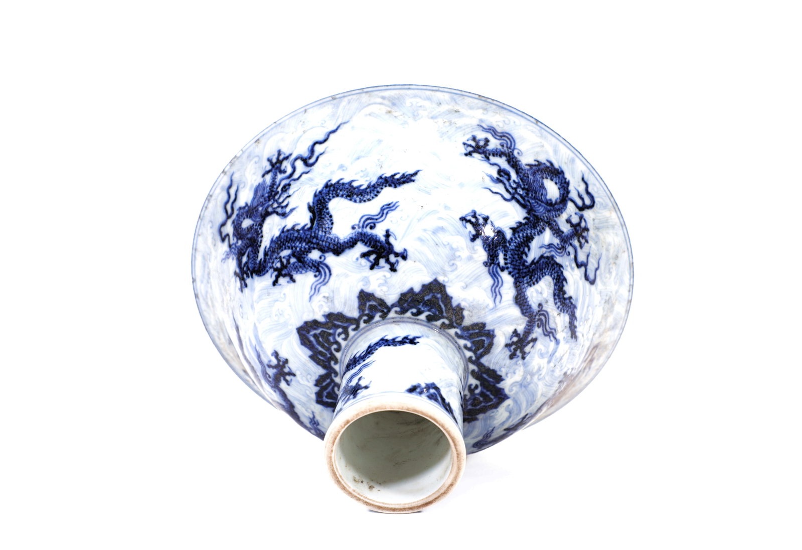 A BLUE AND WHITE DRAGON CLOUD STEM BOWL - 7