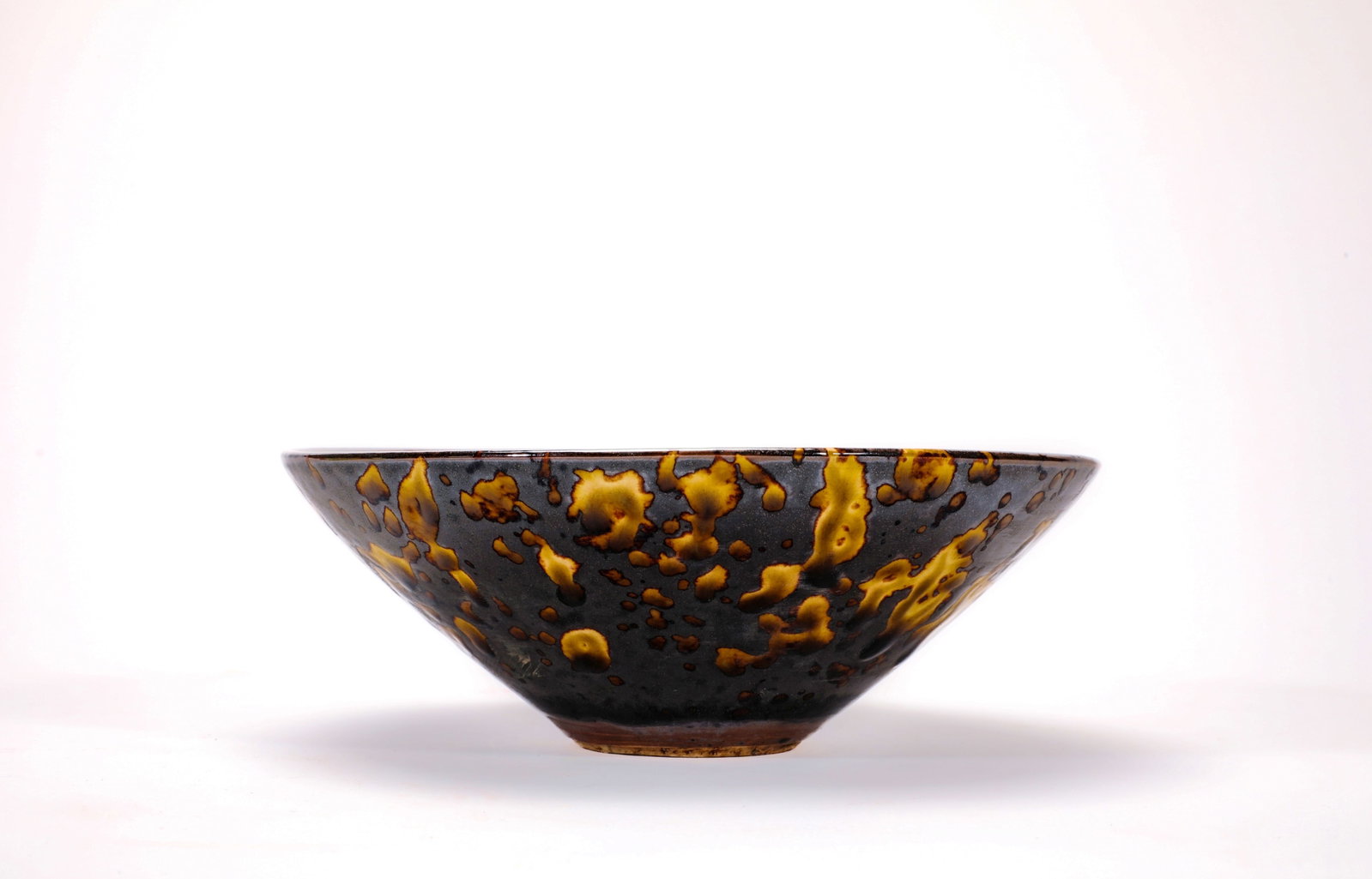 A JIZHOU KILN TEA BOWL (1 of 7)