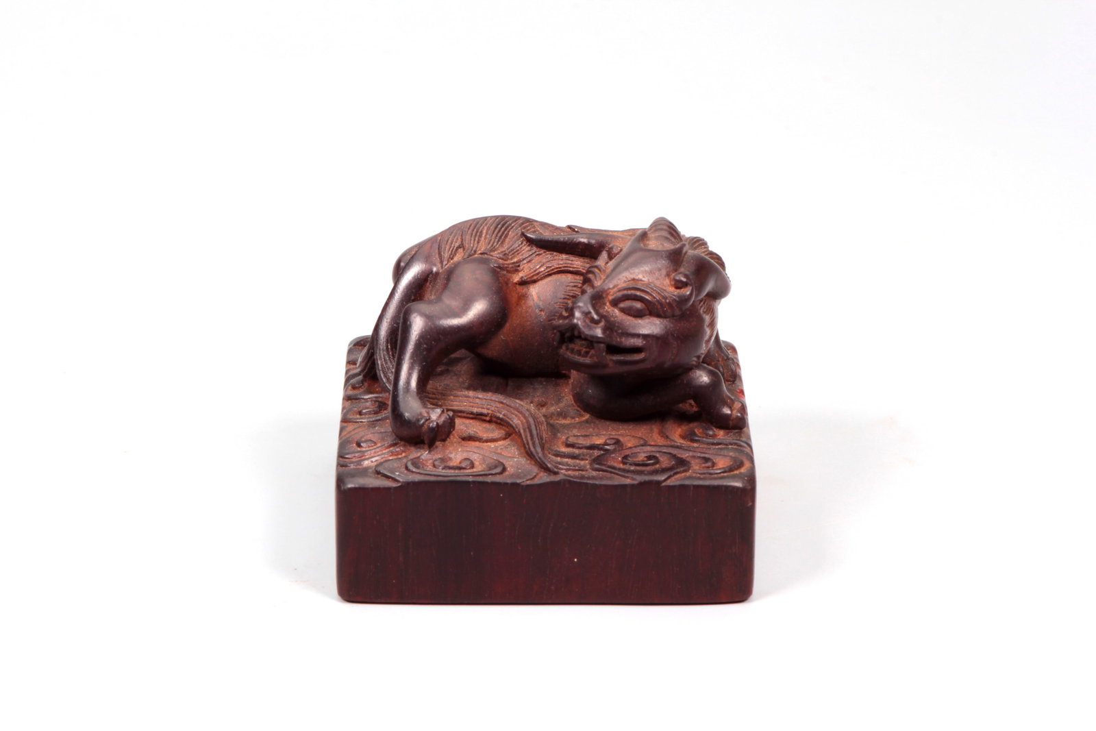 A ZITAN BEAST KNOB SEAL: A ZITAN BEAST KNOB SEAL Size:Height:4.3cm,Width:5.4cm,Length:5.3cm