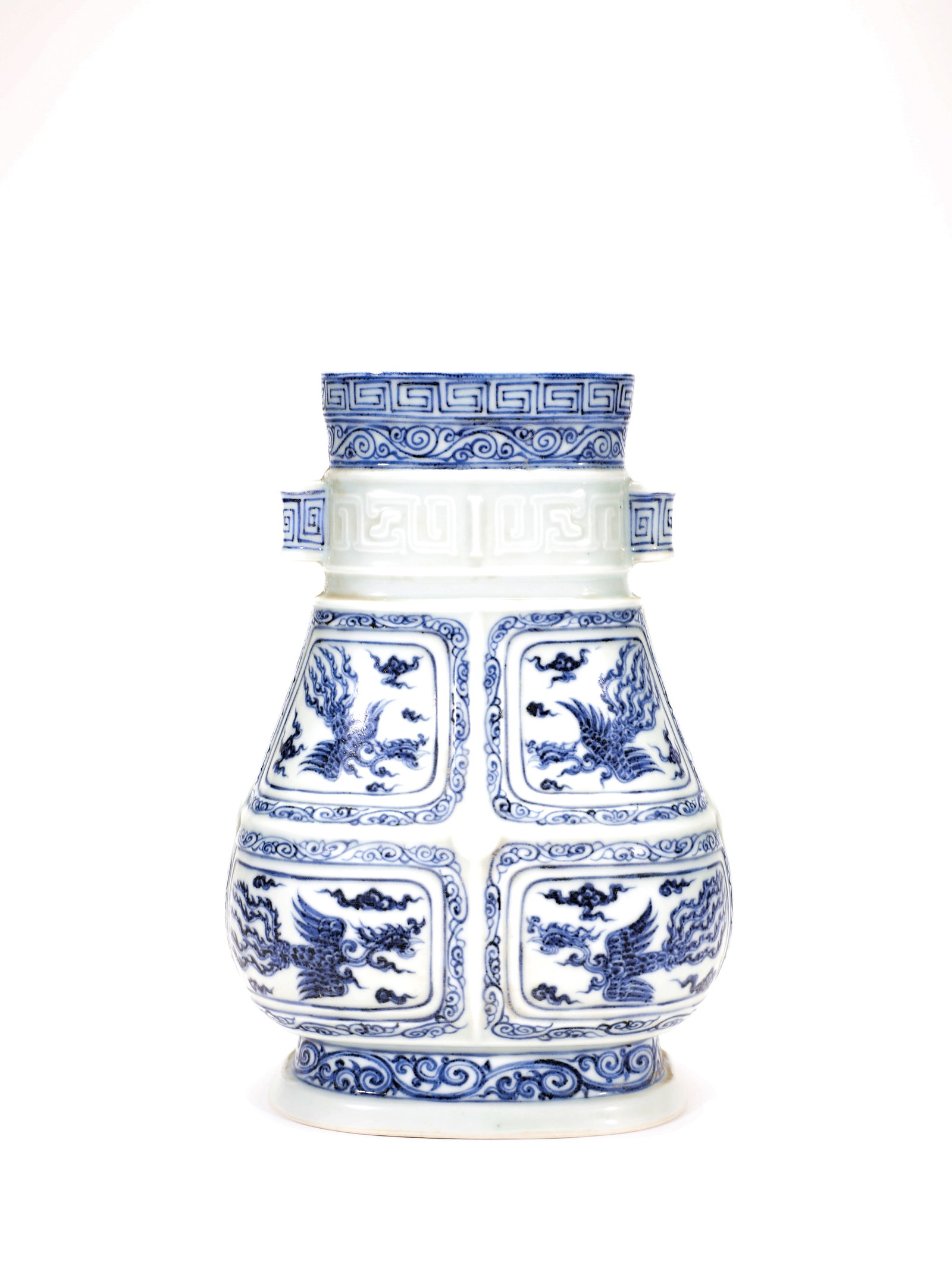A BLUE AND WHITE PHOENIX AND CLOUD DOUBLE-EAR VASE: A BLUE AND WHITE PHOENIX AND CLOUD DOUBLE-EAR VASE Size:Width:17cm,Height:25cm