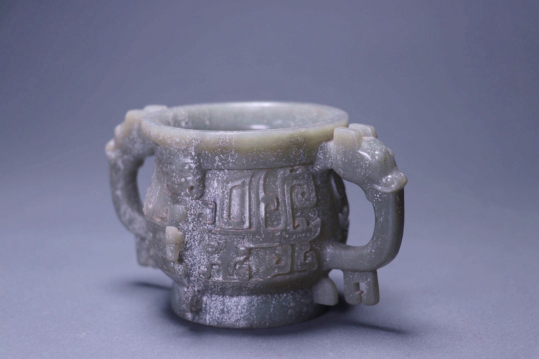 A JADE GUI VESSEL - 4