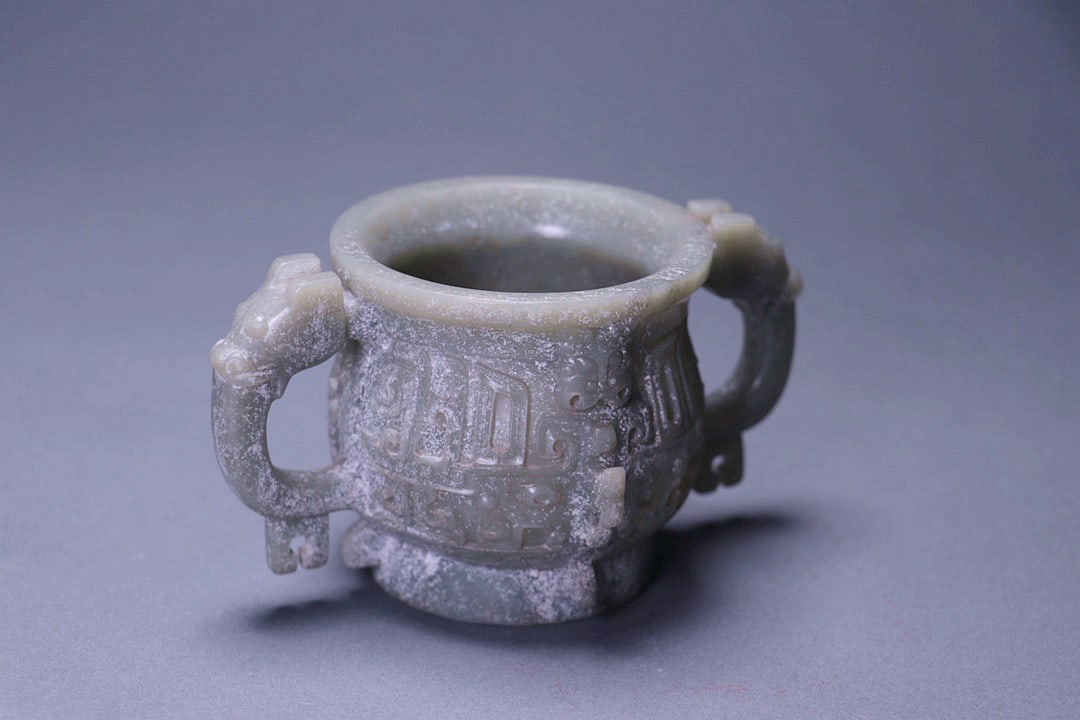 A JADE GUI VESSEL - 6