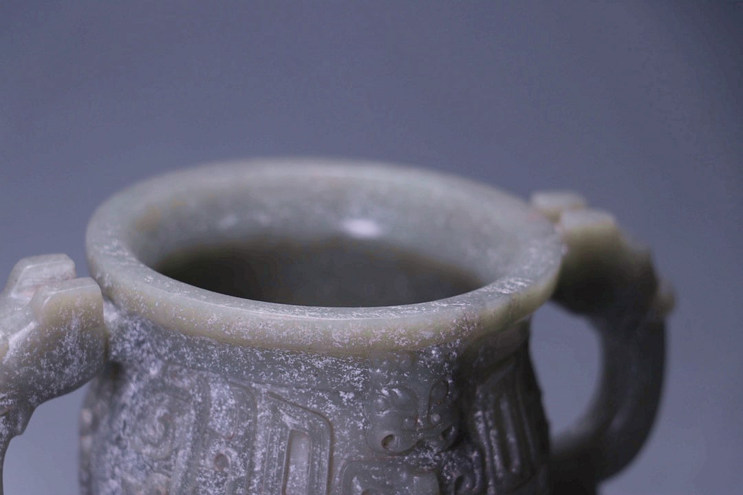 A JADE GUI VESSEL - 7