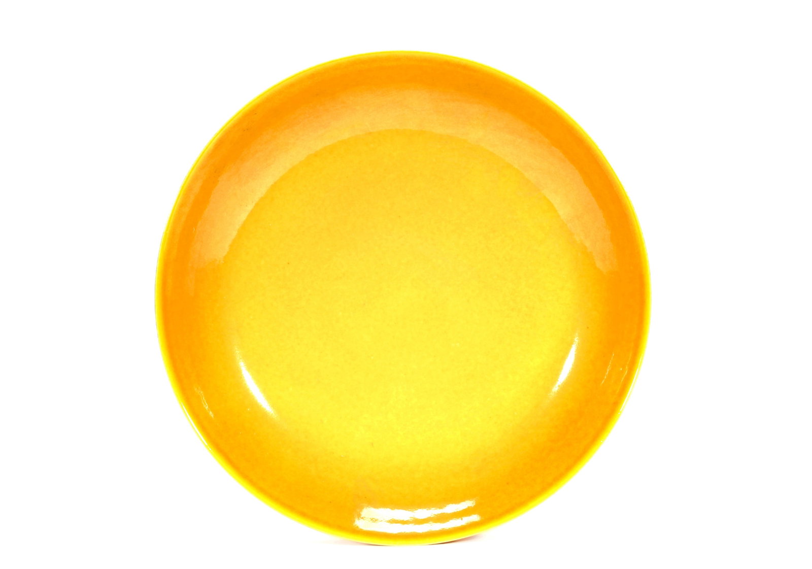 A YELLOW GLAZED DISH: A YELLOW GLAZED DISH Size:Diam:23cm