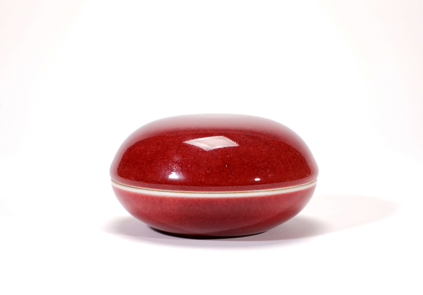 A RED GLAZED POWDER BOX (1 of 7)