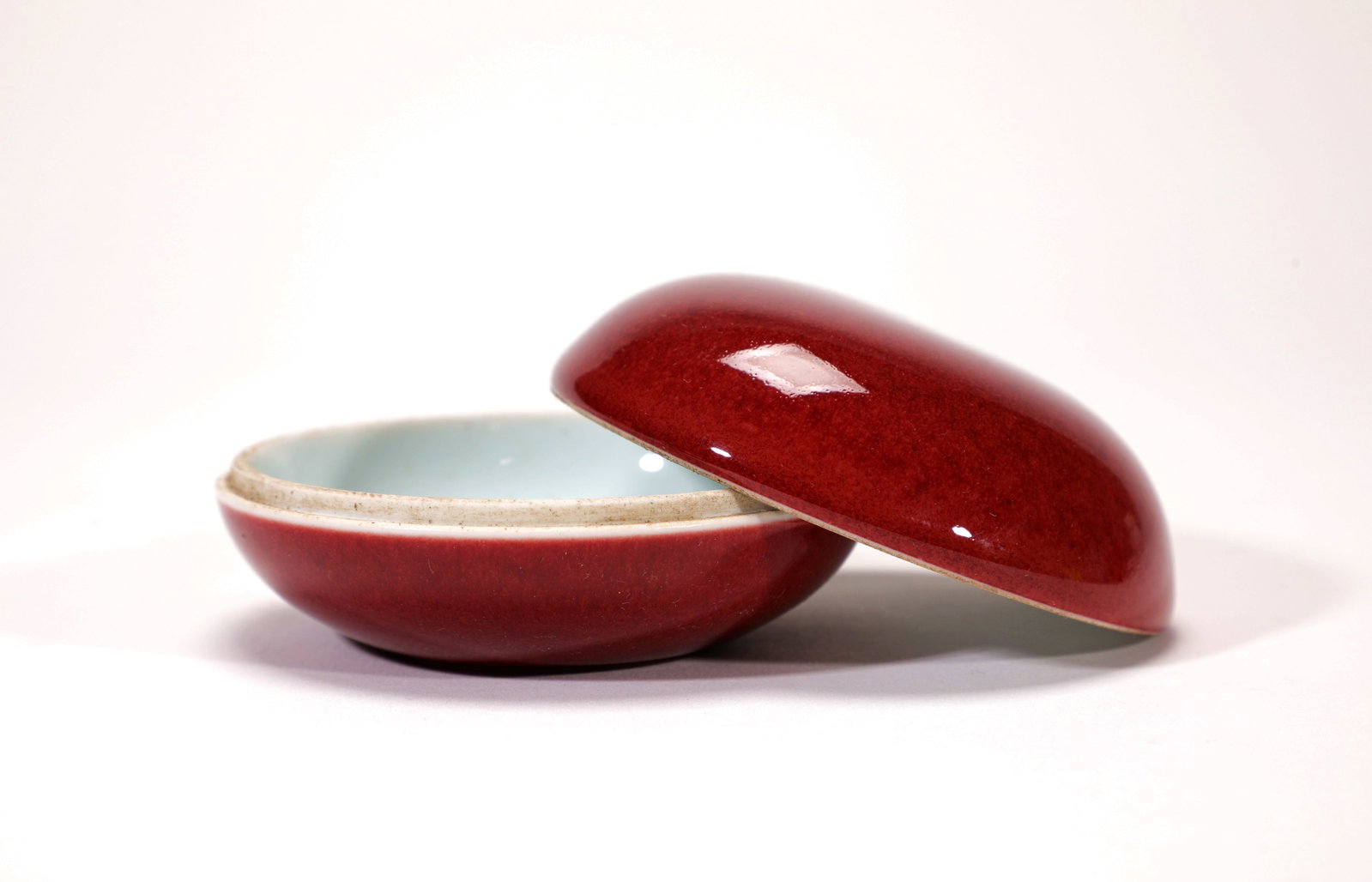 A RED GLAZED POWDER BOX - 4
