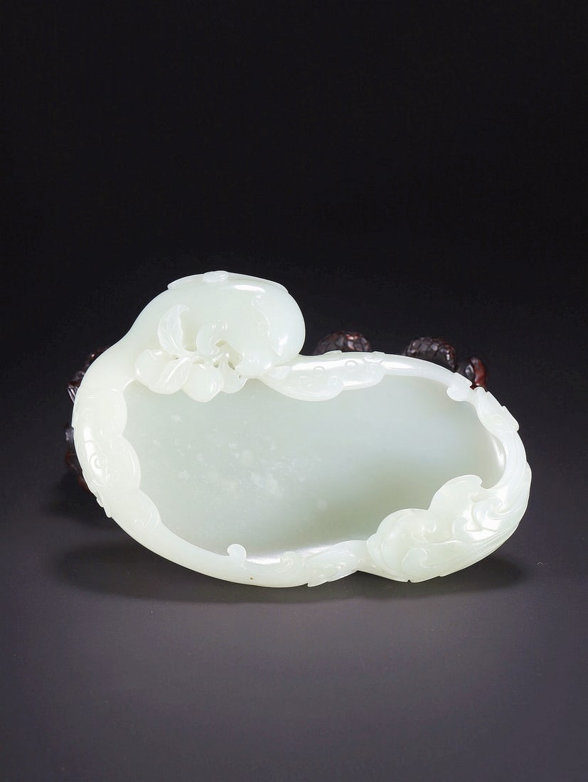 A HETIAN JADE 'PHOENIX' BRUSH WASHER (1 of 12)